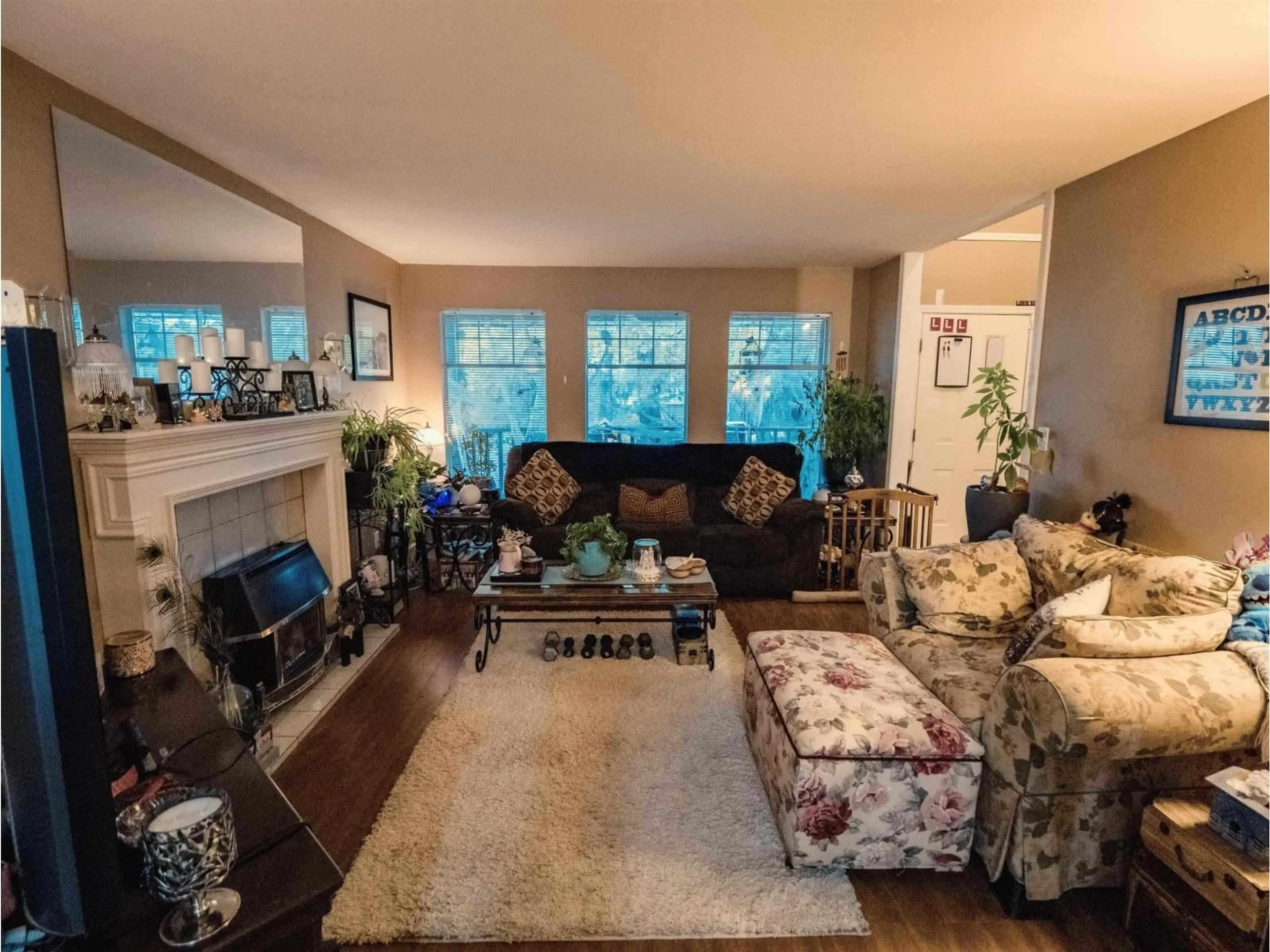 Living room with furniture, unknown for 18961 60B AVENUE, Surrey British Columbia V3S8A4