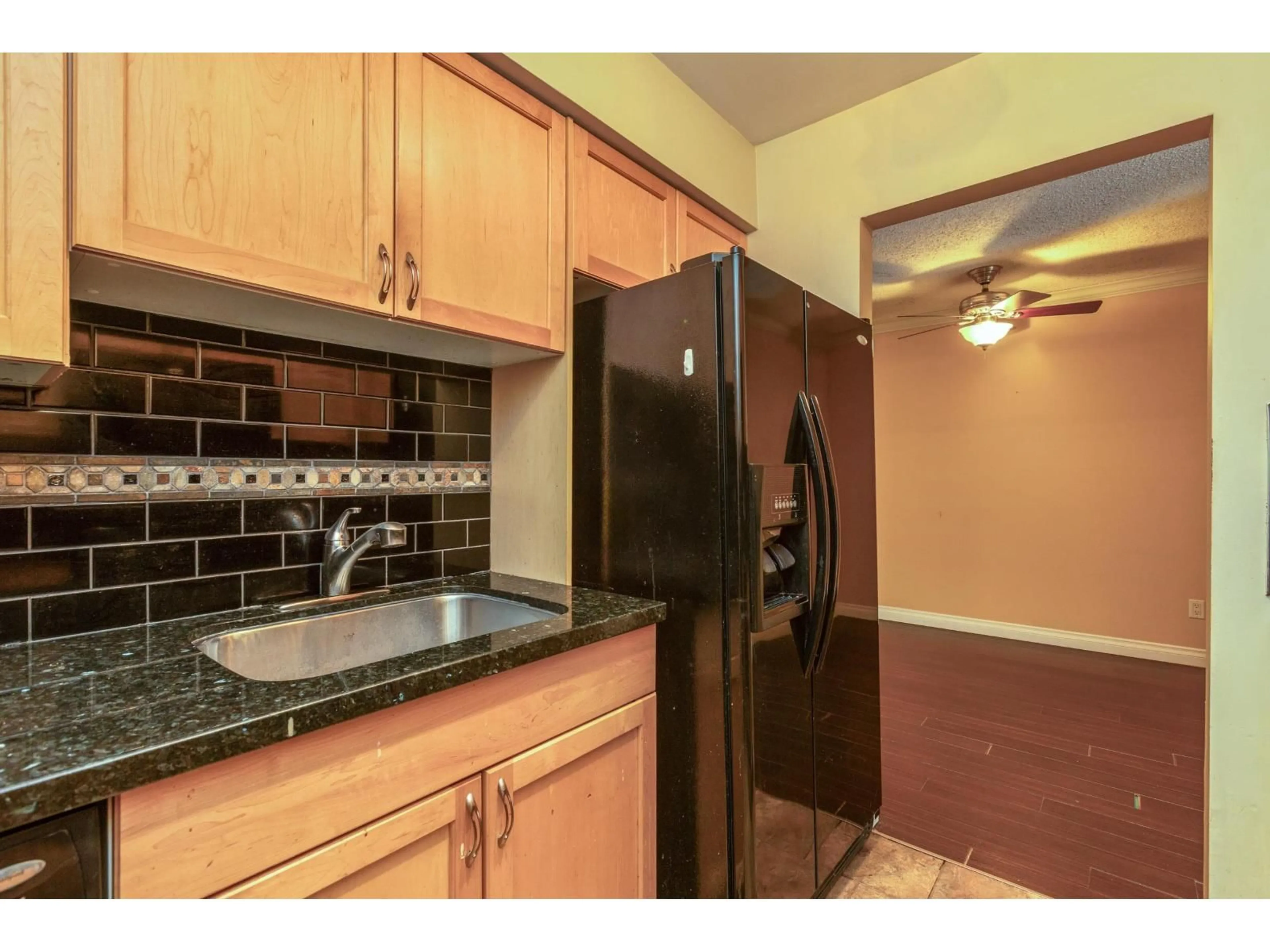 Standard kitchen, unknown for 212 - 17661 58A AVENUE, Surrey British Columbia V3S1N4