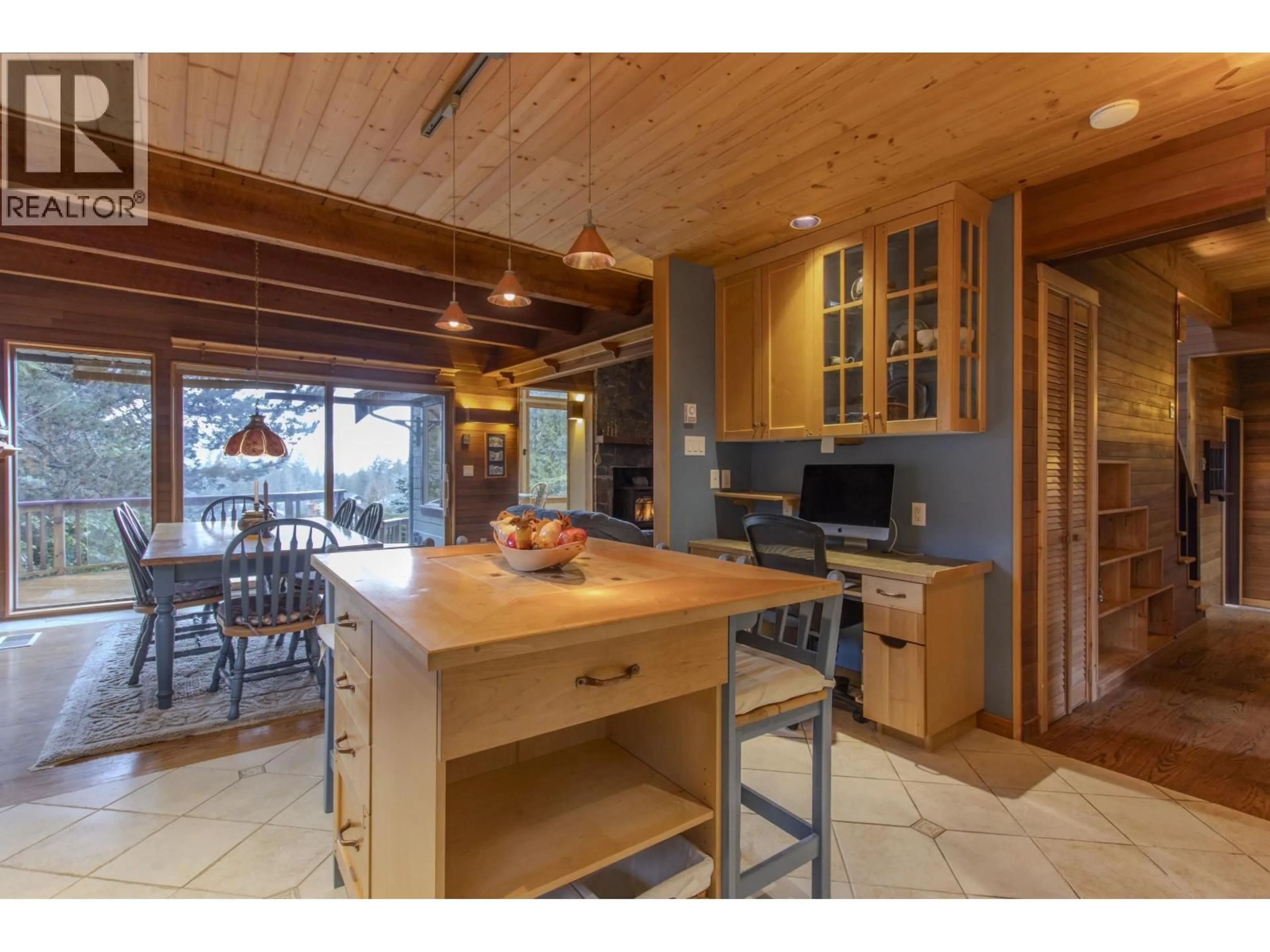 Open concept kitchen, unknown for 2317 GREENWOOD WAY, Squamish British Columbia V0N1T0