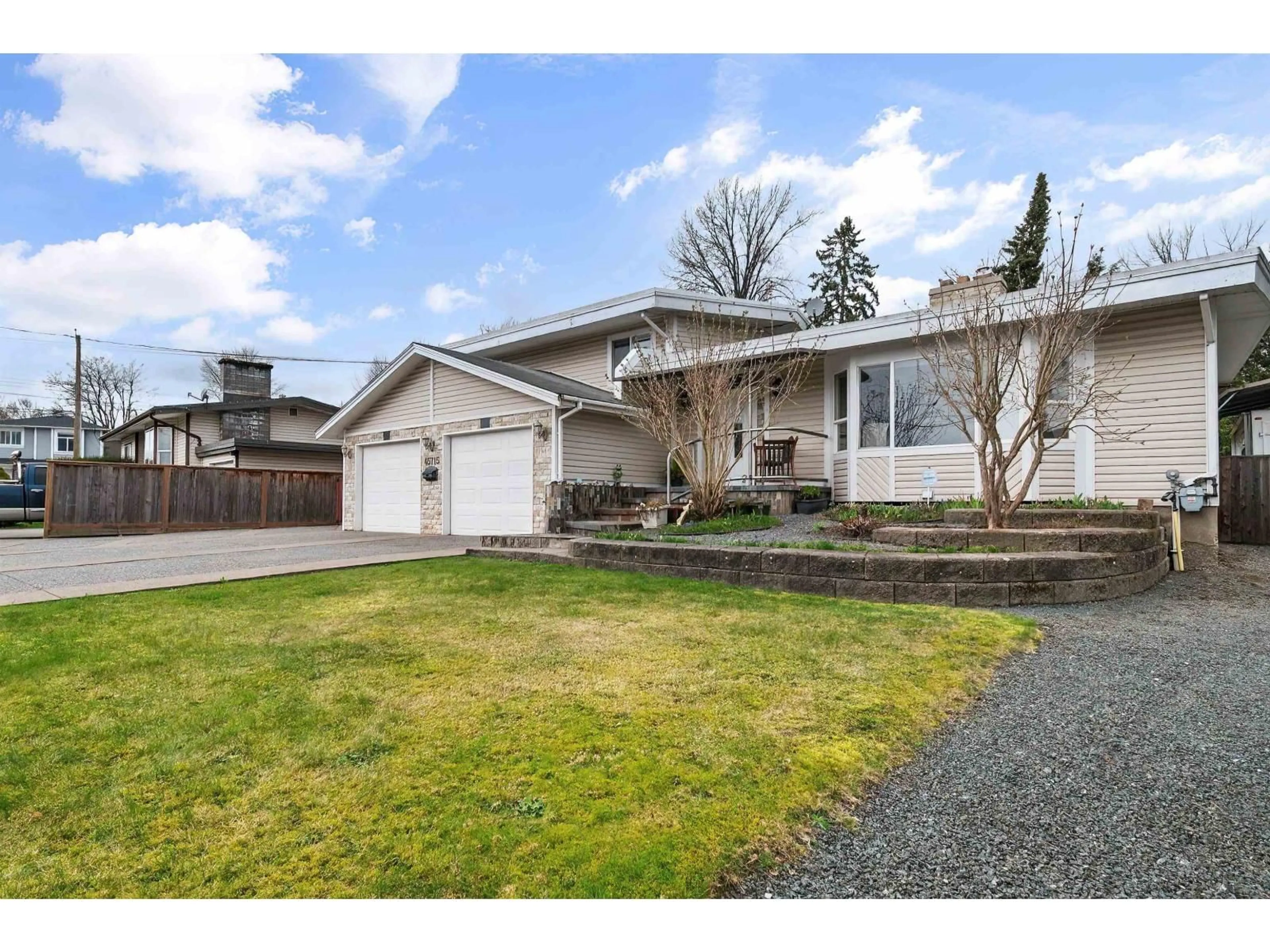 Home with vinyl exterior material, street for 45715 BERKELEY AVENUE, Chilliwack British Columbia V2P3N1