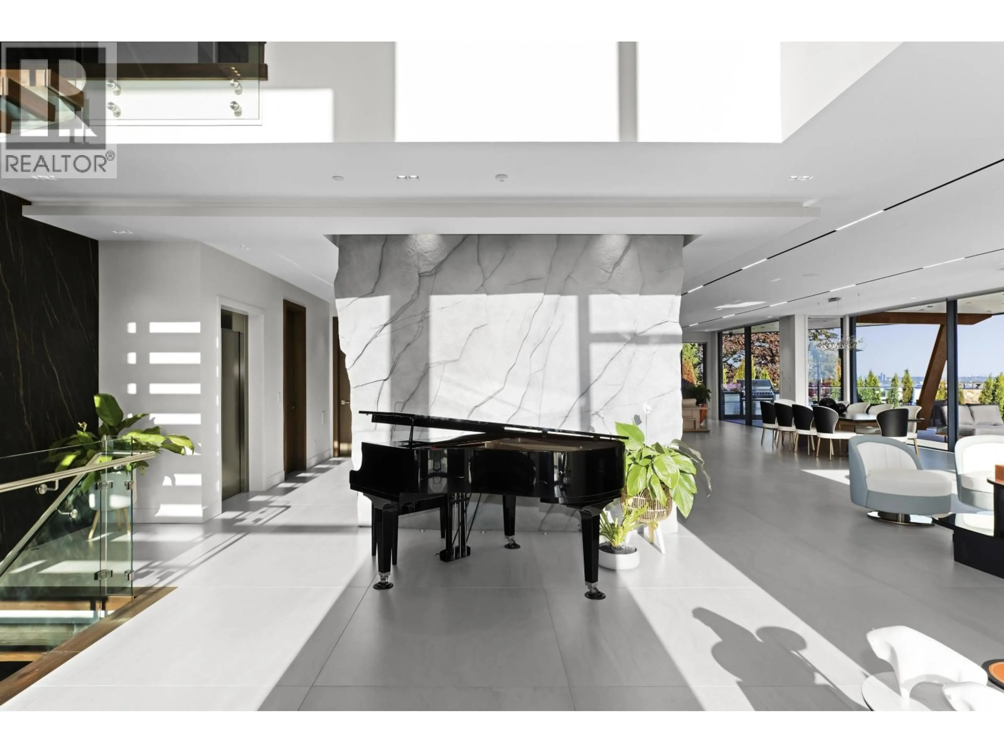 Indoor foyer for 1840 ORCHARD WAY, West Vancouver British Columbia V7V4G2