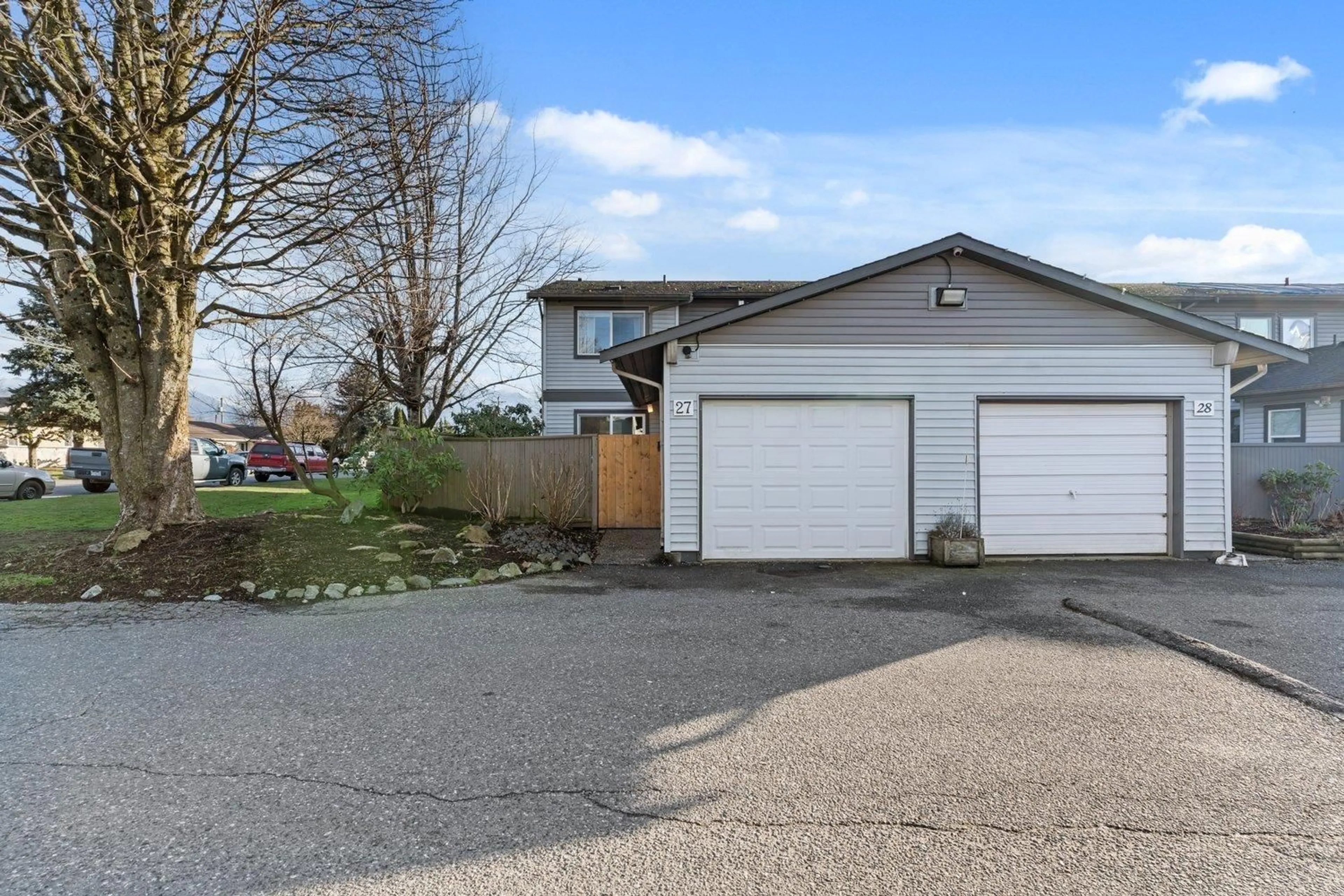 A pic from outside/outdoor area/front of a property/back of a property/a pic from drone, street for 27 - 46689 FIRST AVENUE, Chilliwack British Columbia V2P1X5