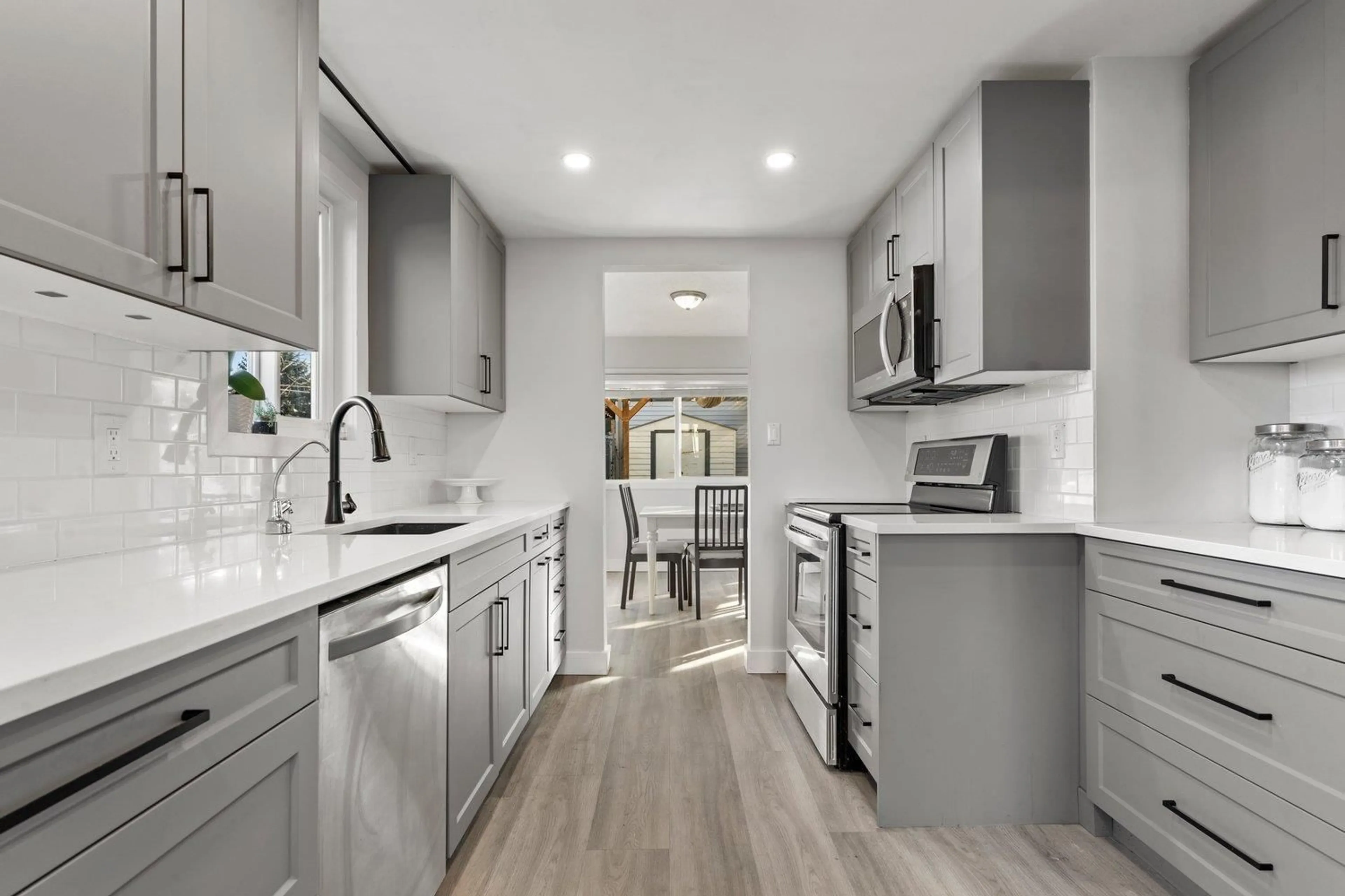 Contemporary kitchen, unknown for 27 - 46689 FIRST AVENUE, Chilliwack British Columbia V2P1X5