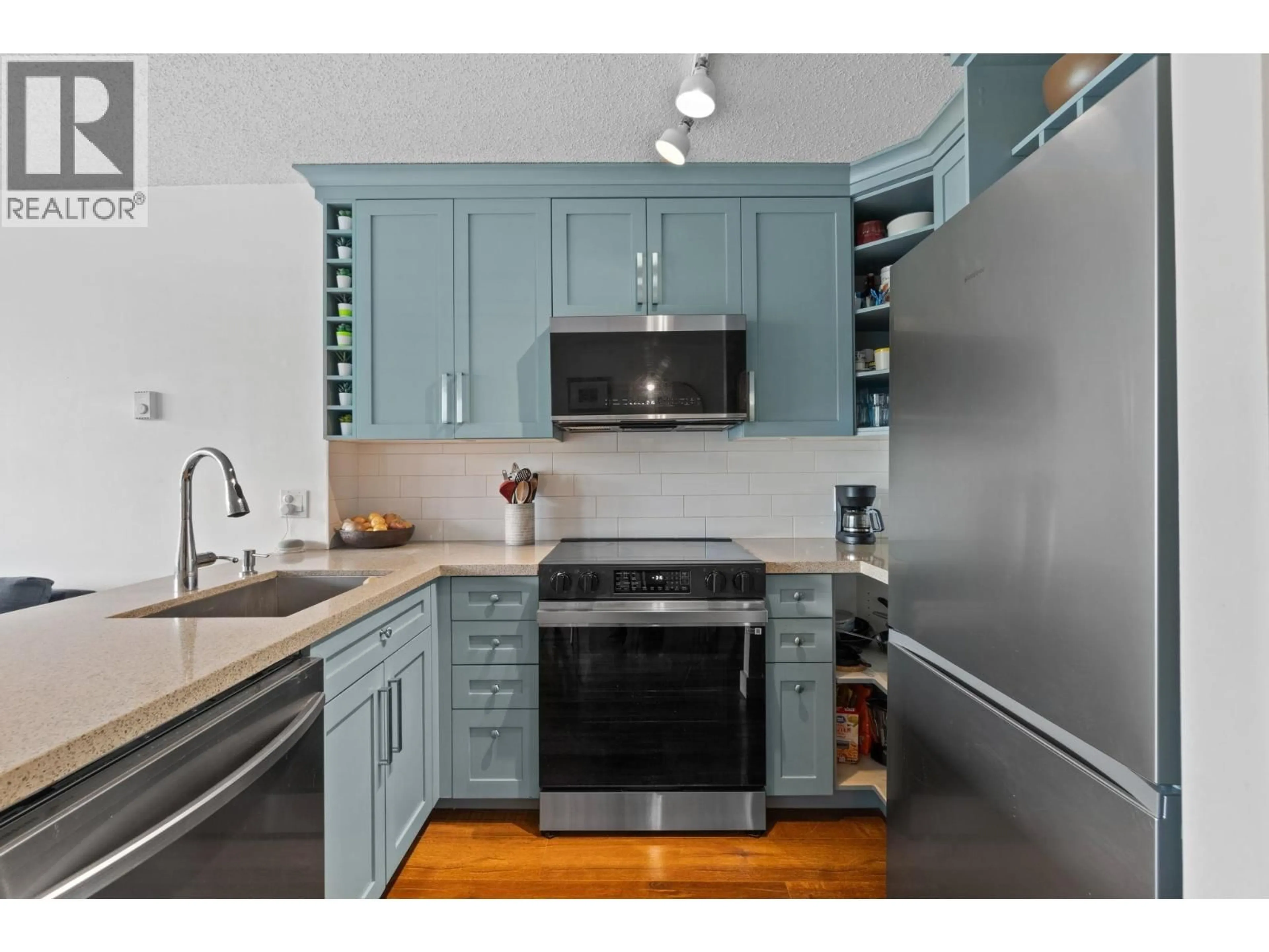 Unknown for 607 - 3970 CARRIGAN COURT, Burnaby British Columbia V3N4S5