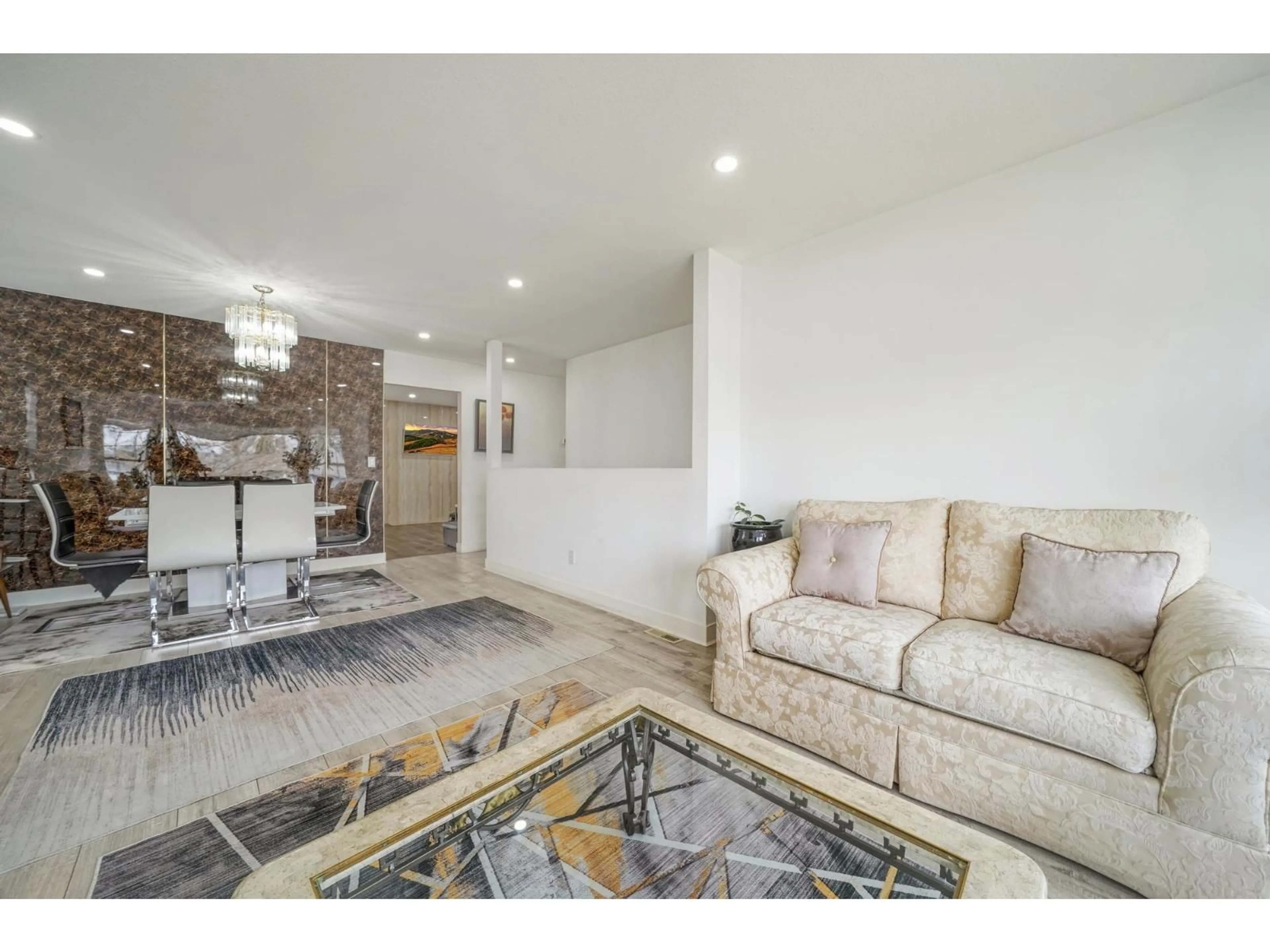 Living room with furniture, unknown for 11866 98 AVENUE, Surrey British Columbia V3V2J4