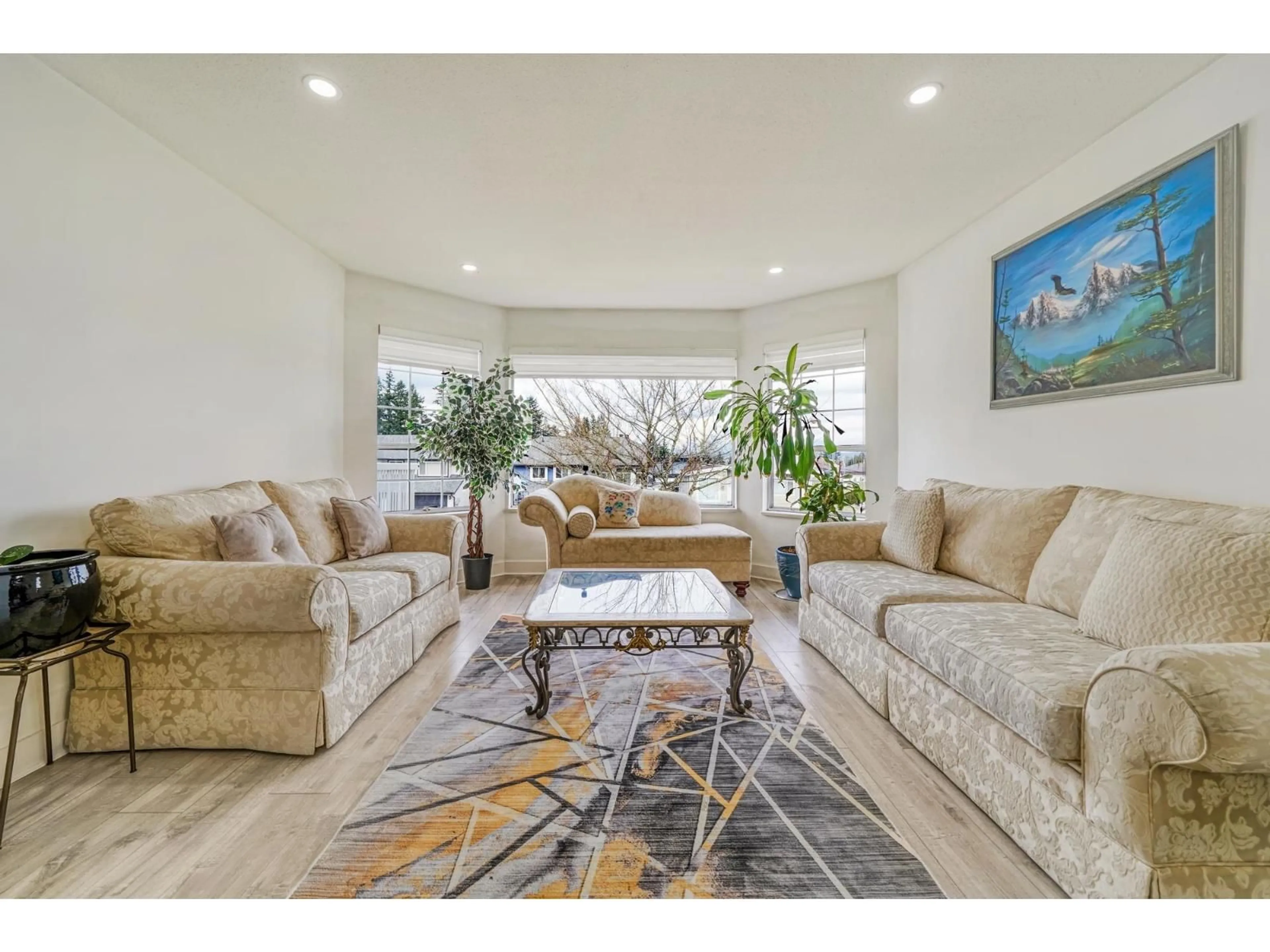 Living room with furniture, unknown for 11866 98 AVENUE, Surrey British Columbia V3V2J4