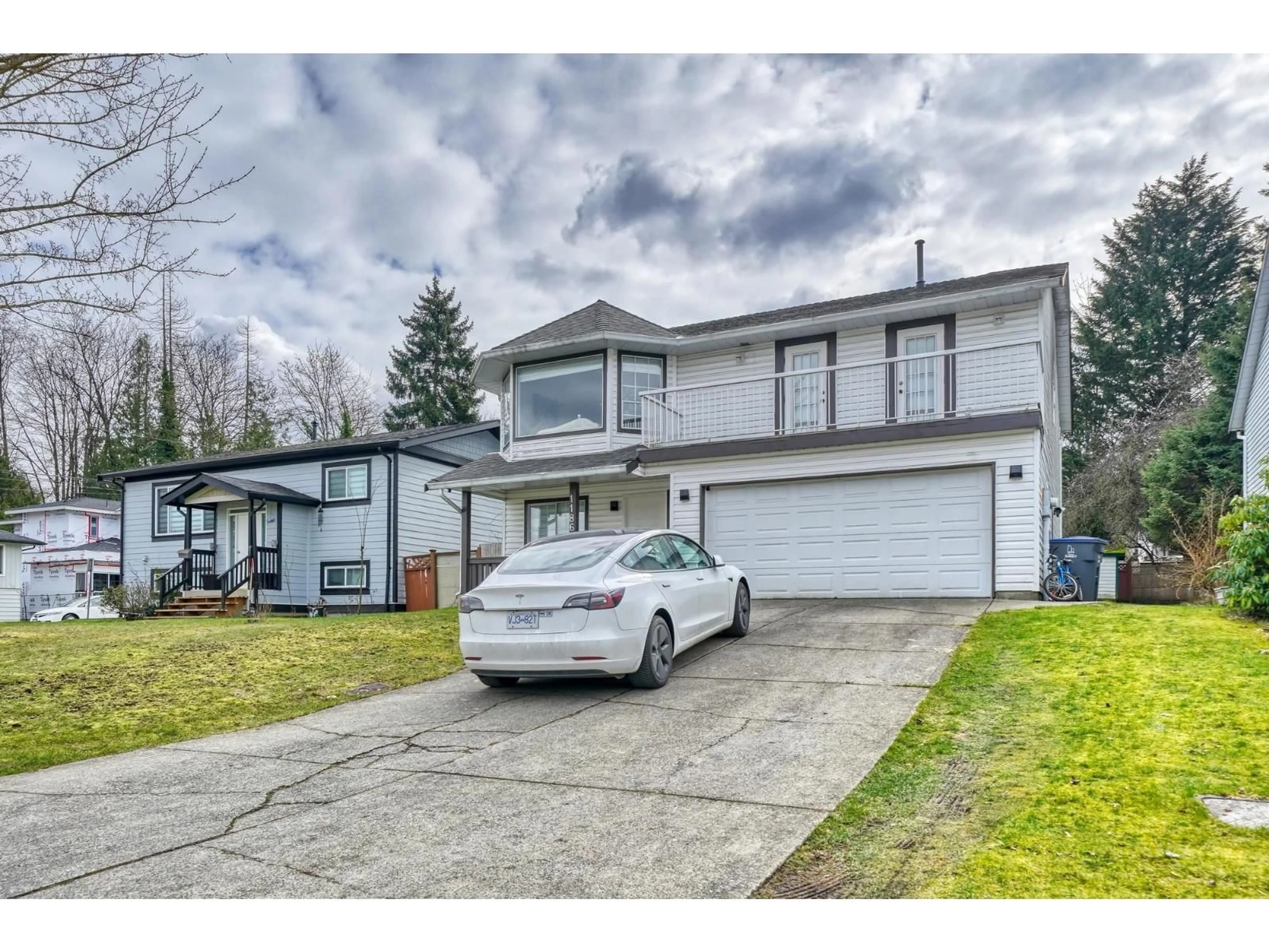 Home with vinyl exterior material, street for 11866 98 AVENUE, Surrey British Columbia V3V2J4