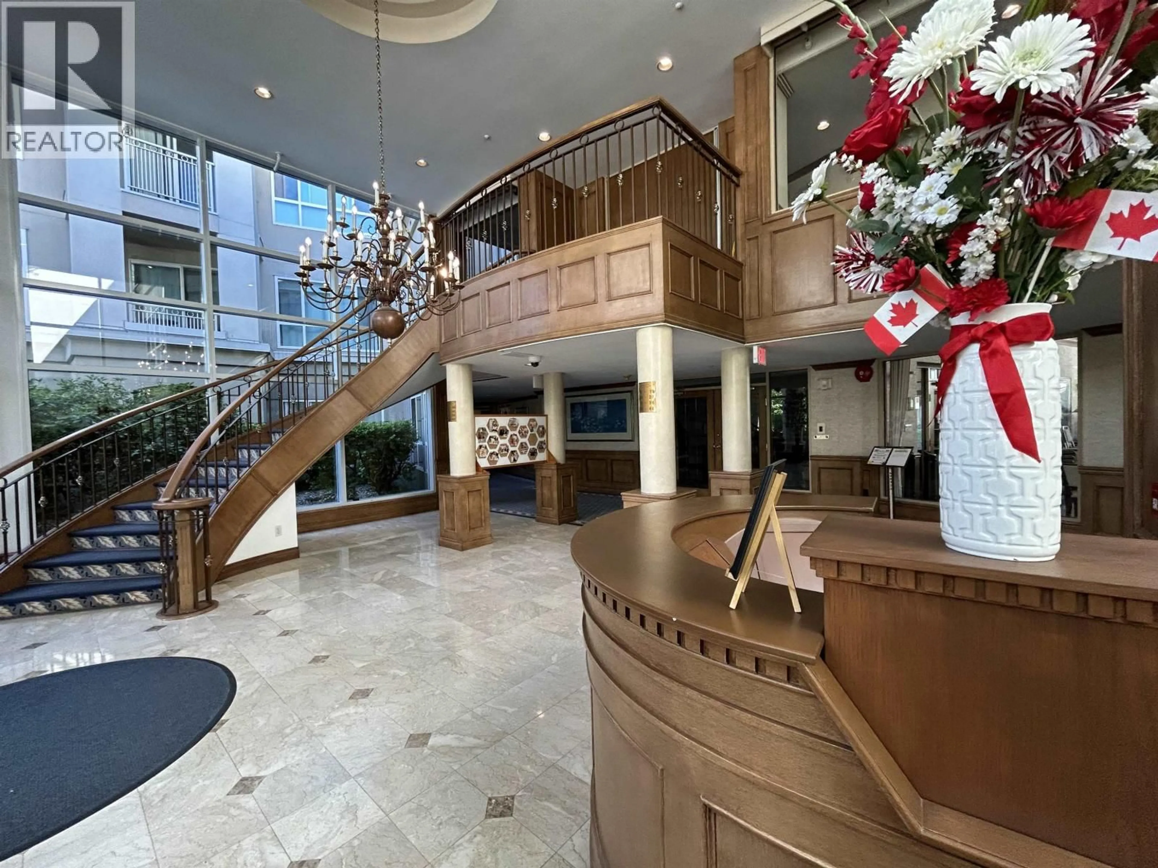 Lobby for 225 - 3098 GUILDFORD WAY, Coquitlam British Columbia V3B7W8