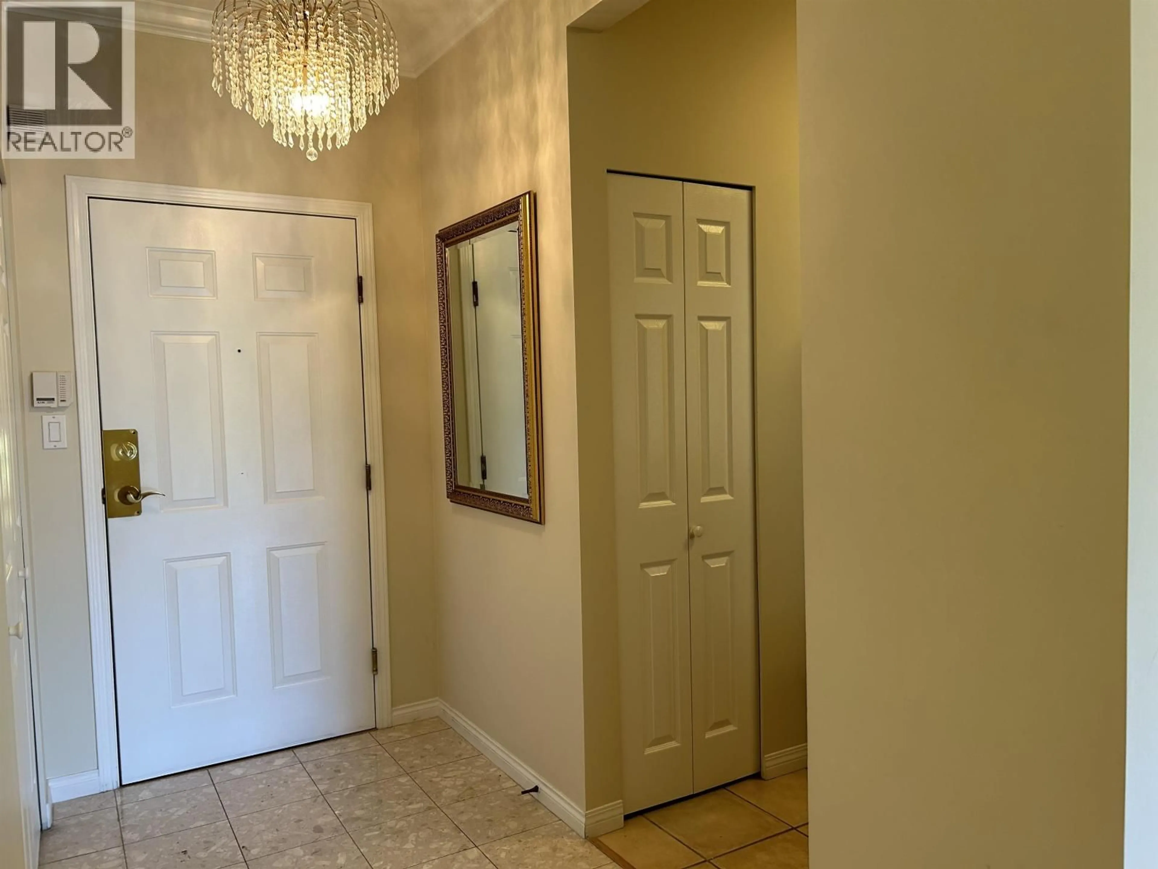 Indoor entryway for 225 - 3098 GUILDFORD WAY, Coquitlam British Columbia V3B7W8