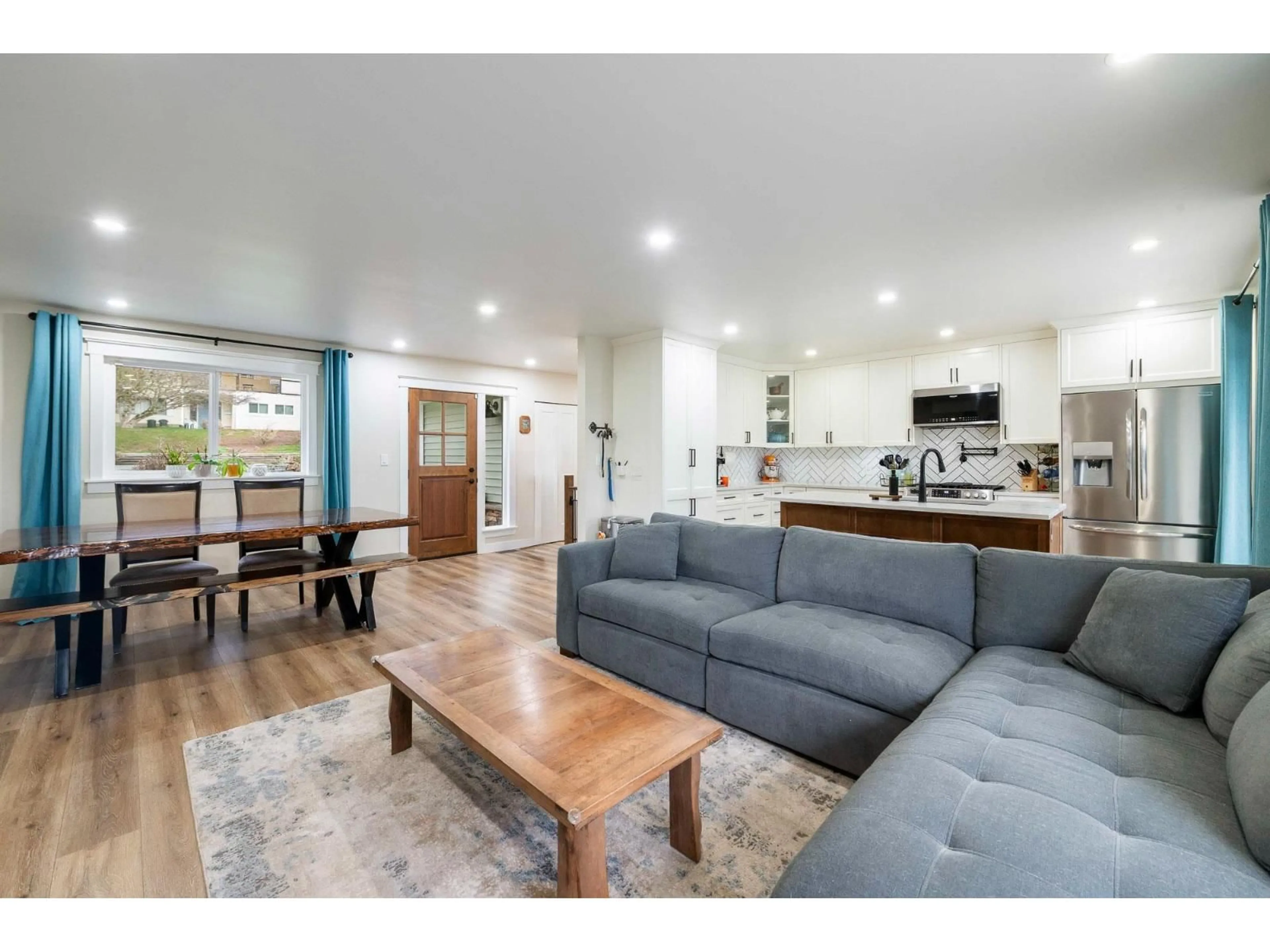 Open concept kitchen, unknown for 32972 ARBUTUS AVENUE, Mission British Columbia V2V2R8