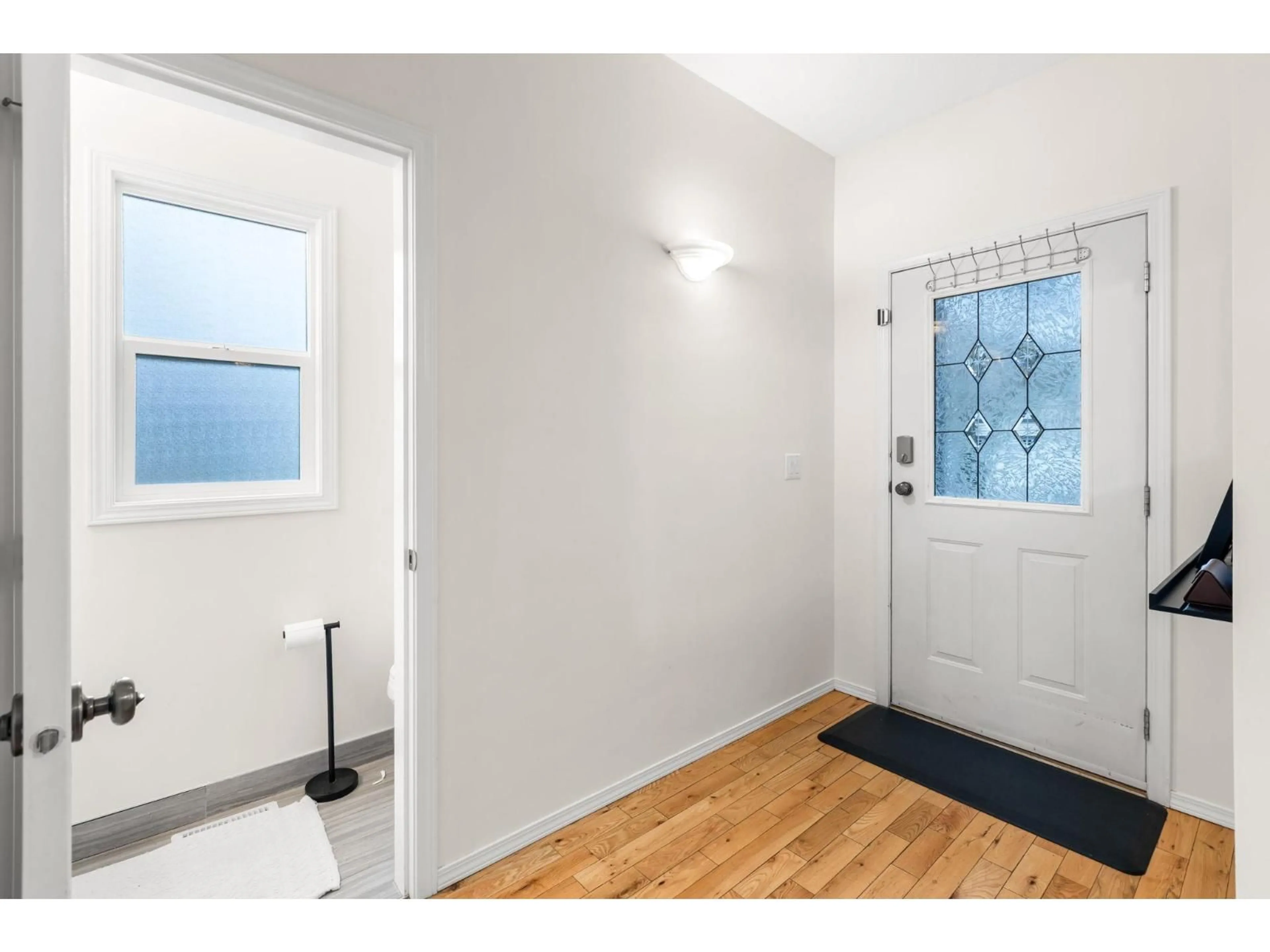 Indoor entryway for 146 - 46360 VALLEYVIEW ROAD, Chilliwack British Columbia V2R5L7