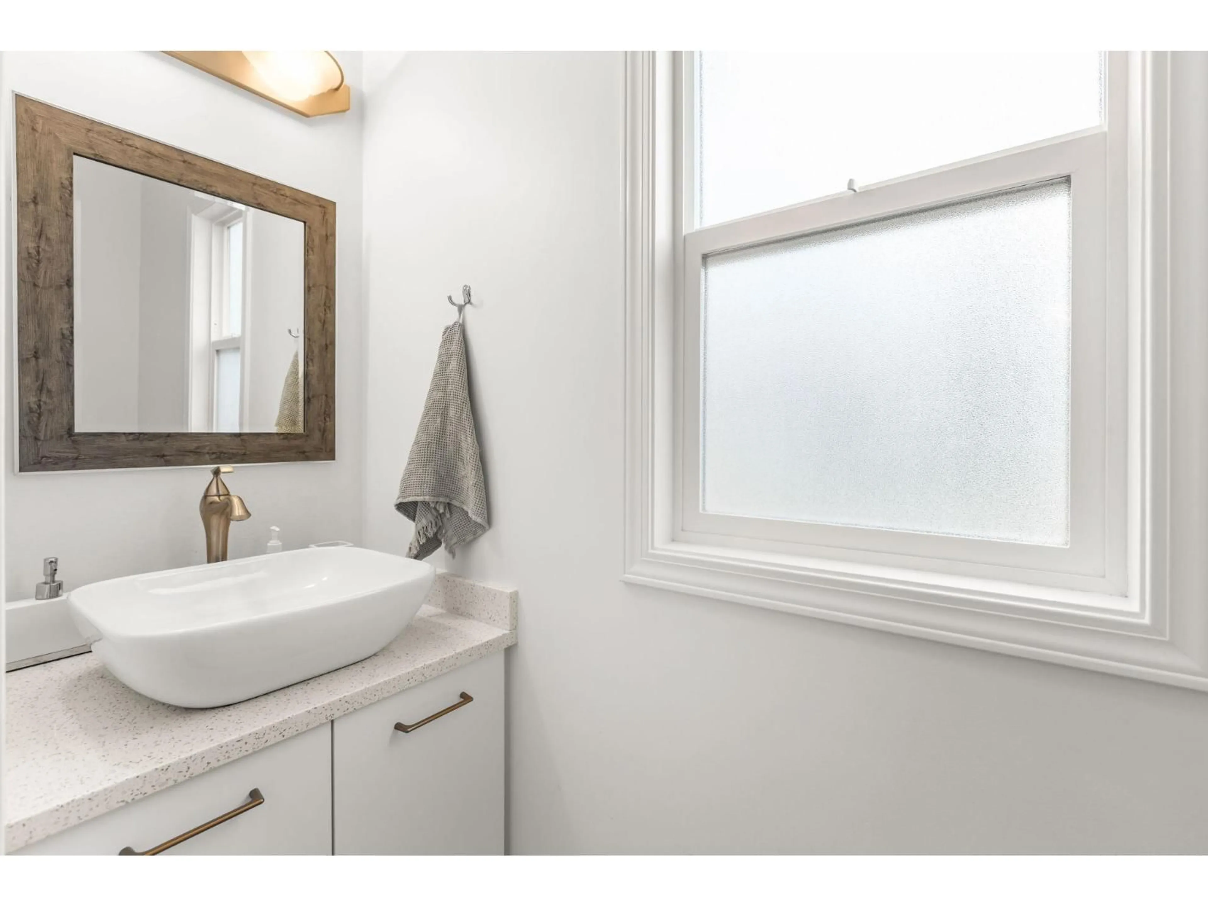 Standard bathroom, unknown for 146 - 46360 VALLEYVIEW ROAD, Chilliwack British Columbia V2R5L7