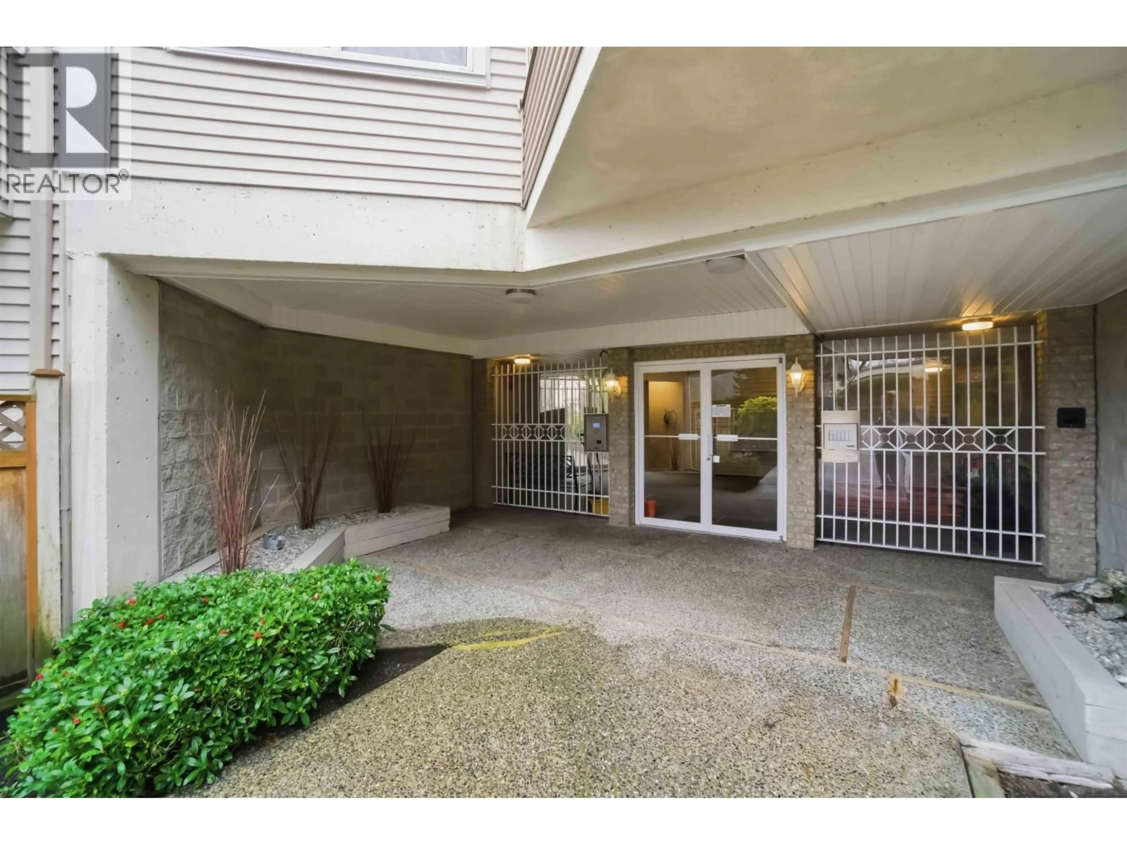 Indoor foyer for 309 - 450 BROMLEY STREET, Coquitlam British Columbia V3K6S5