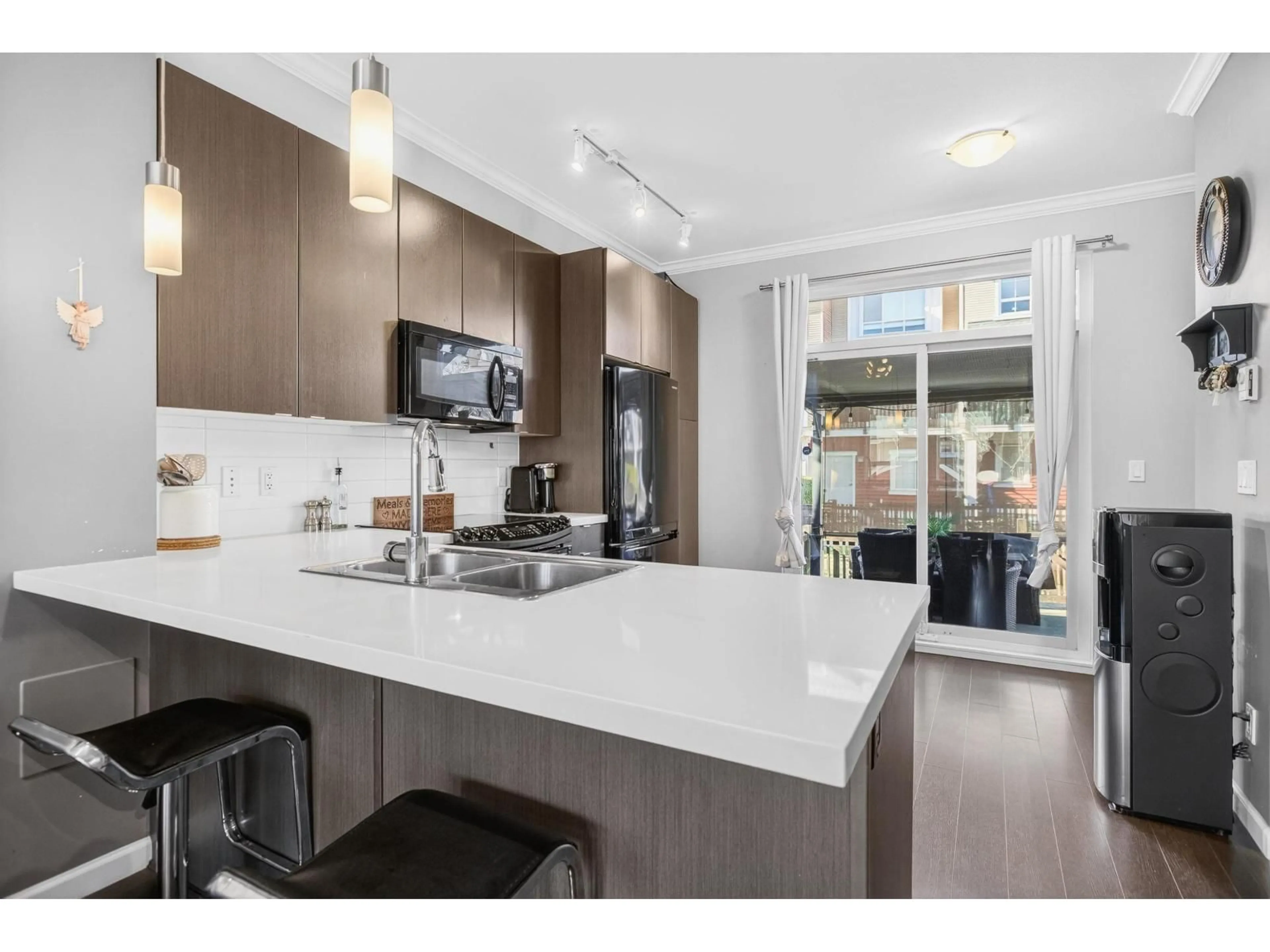 Open concept kitchen, unknown for 13 - 19505 68A AVENUE, Surrey British Columbia V4N6K3
