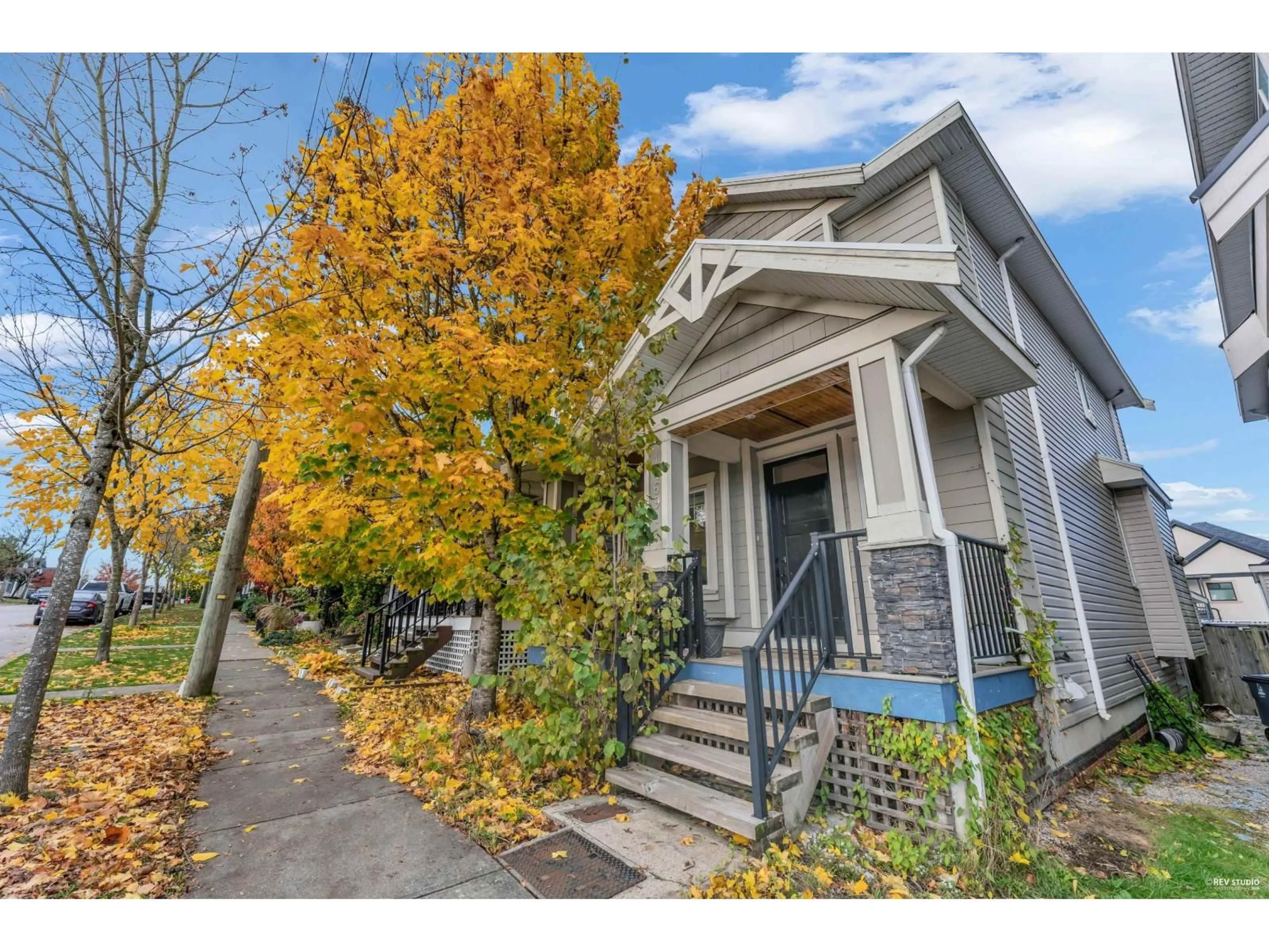 Home with vinyl exterior material, street for 14691 59A AVENUE, Surrey British Columbia V3S1P9