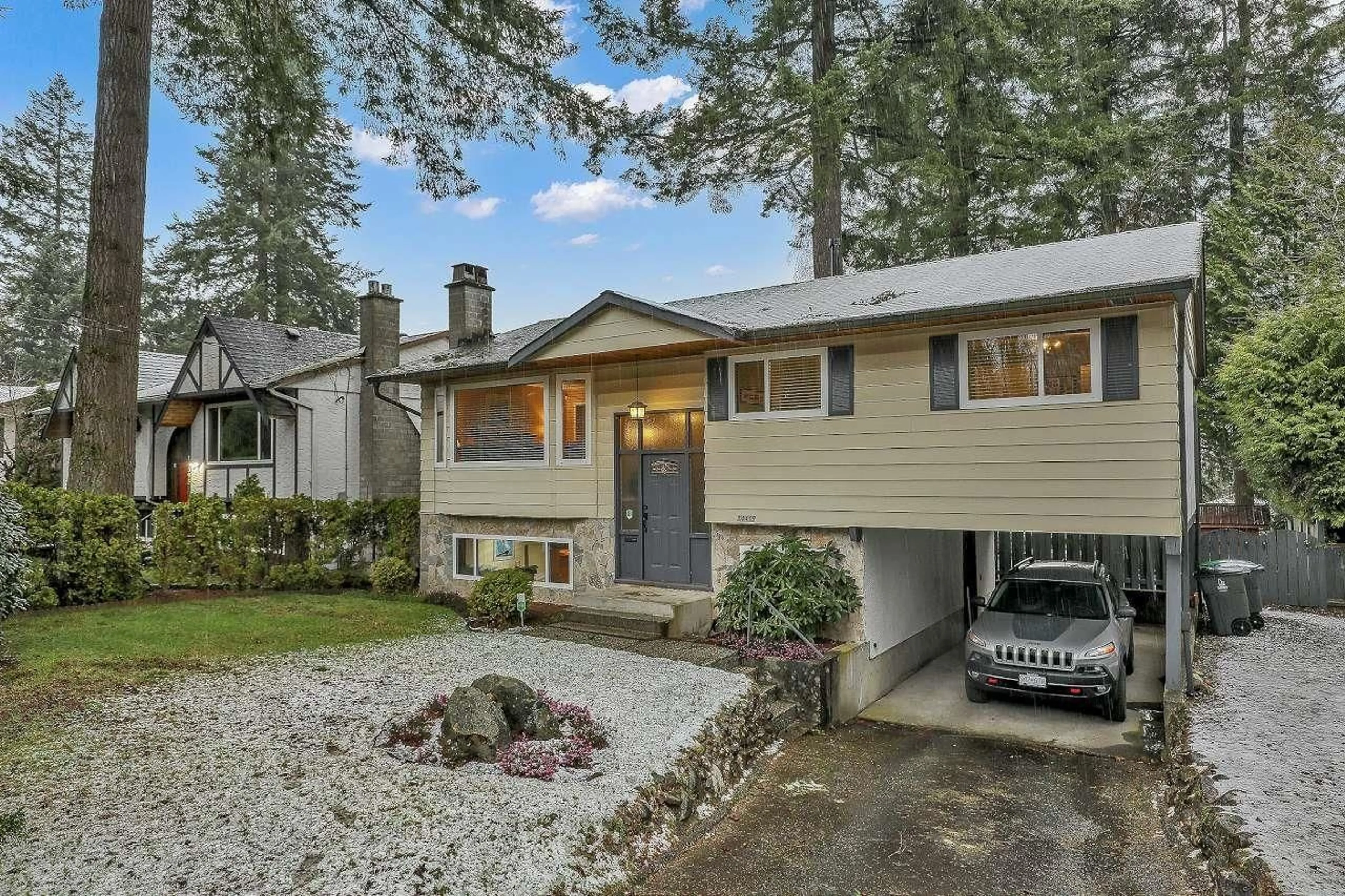 Home with vinyl exterior material, street for 14415 114 AVENUE, Surrey British Columbia V3R2M7