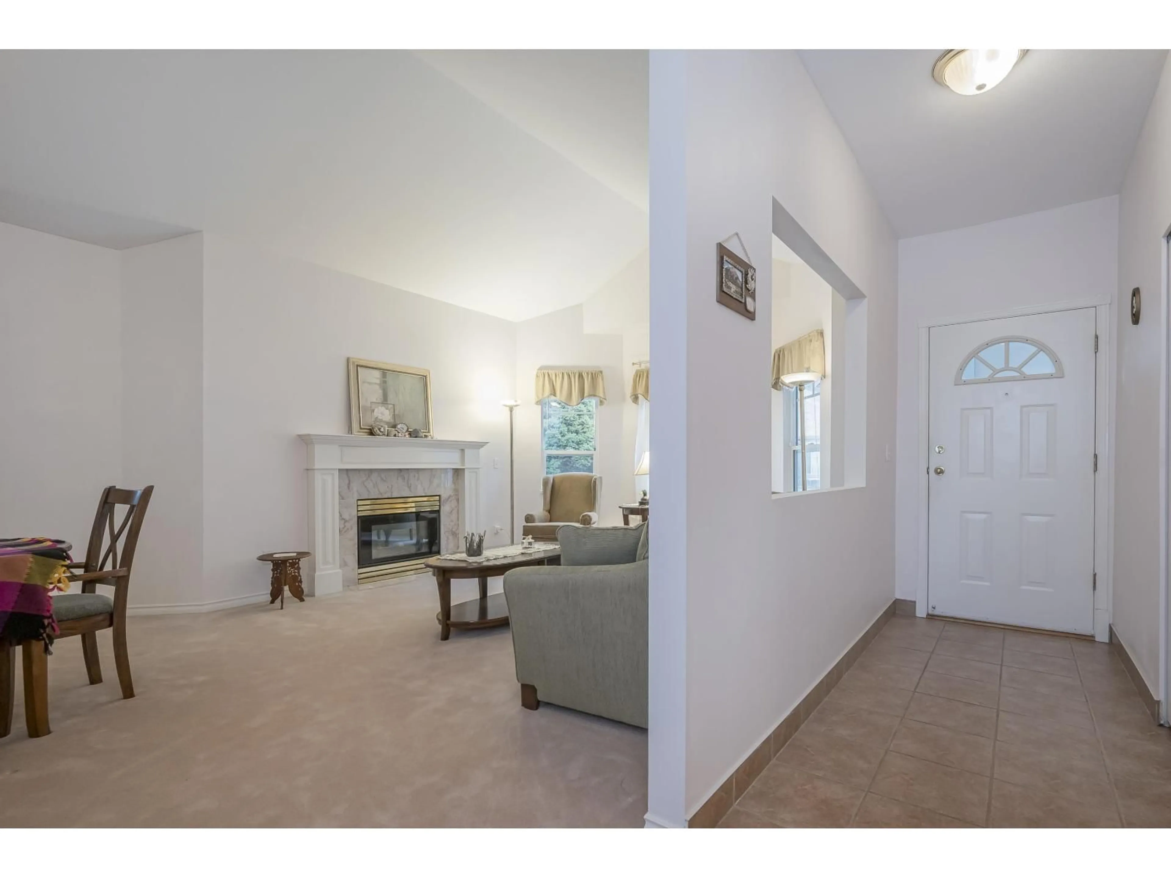 Living room with furniture, unknown for 313 - 20655 88 AVENUE, Langley British Columbia V1M2M5