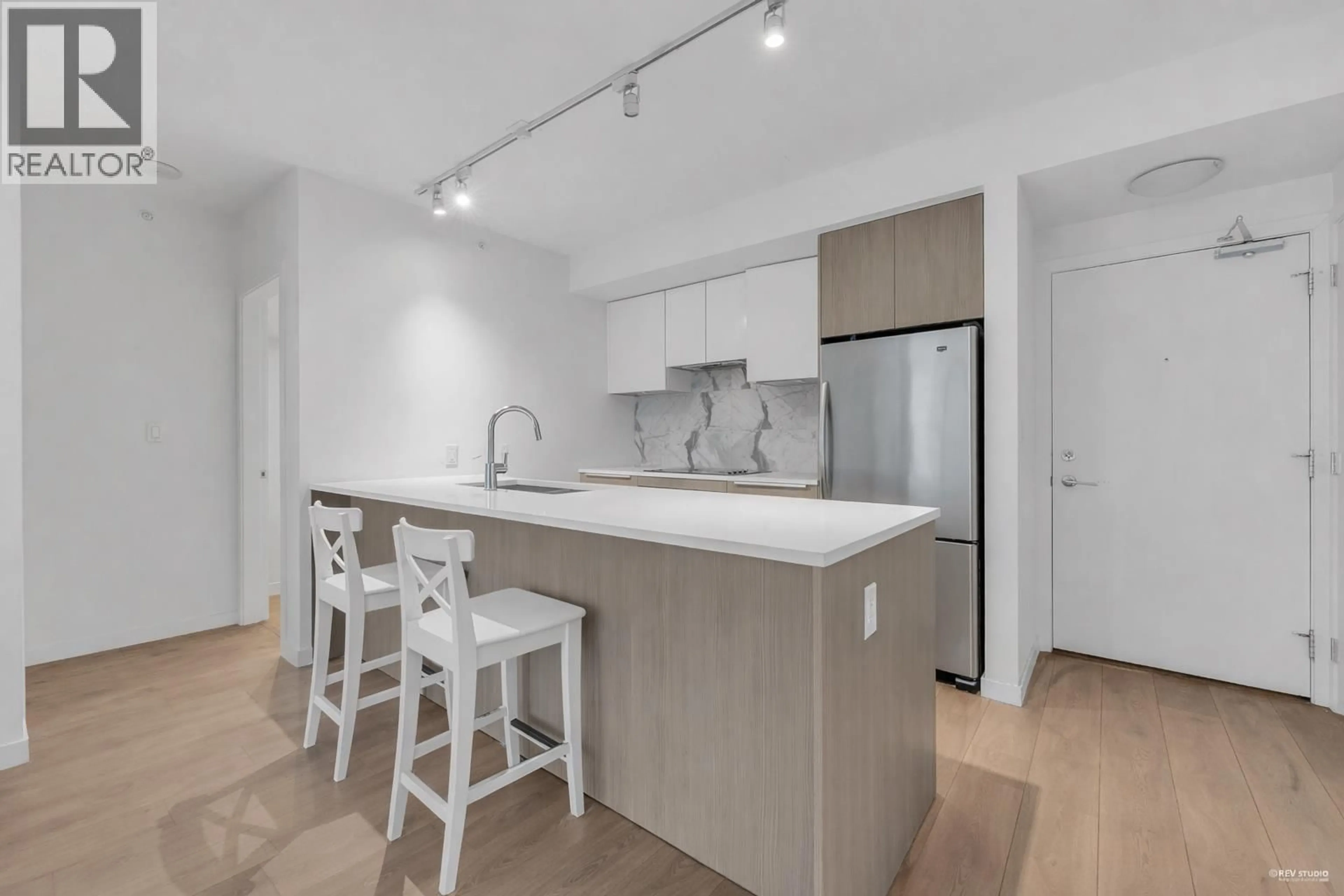 Standard kitchen, unknown for 3808 - 6461 TELFORD AVENUE, Burnaby British Columbia V5H0B7