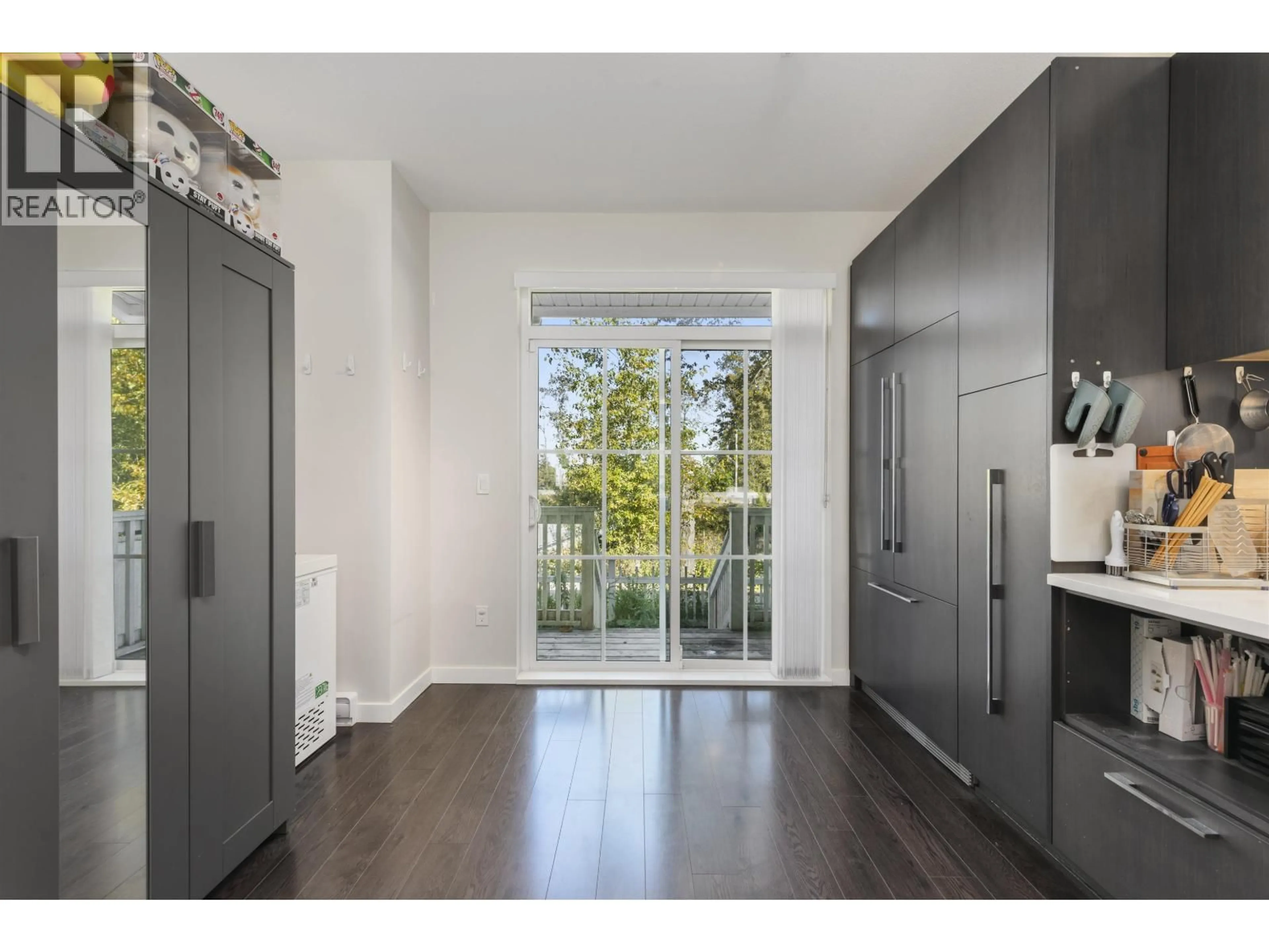 Indoor entryway for 27 - 5551 ADMIRAL WAY, Ladner British Columbia V4K0C9