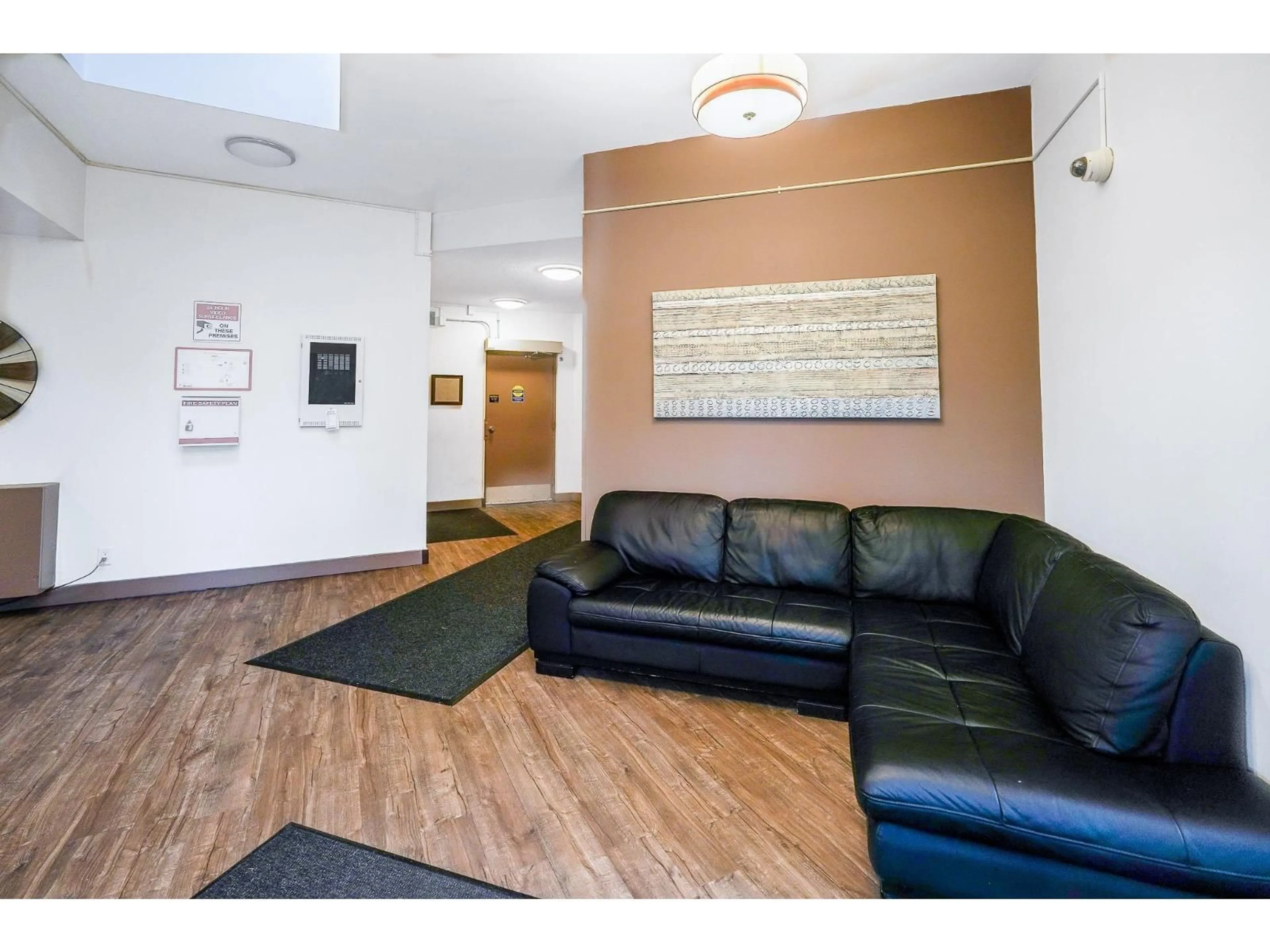 Lobby for 112 - 1720 SOUTHMERE CRESCENT, Surrey British Columbia V4A6E3