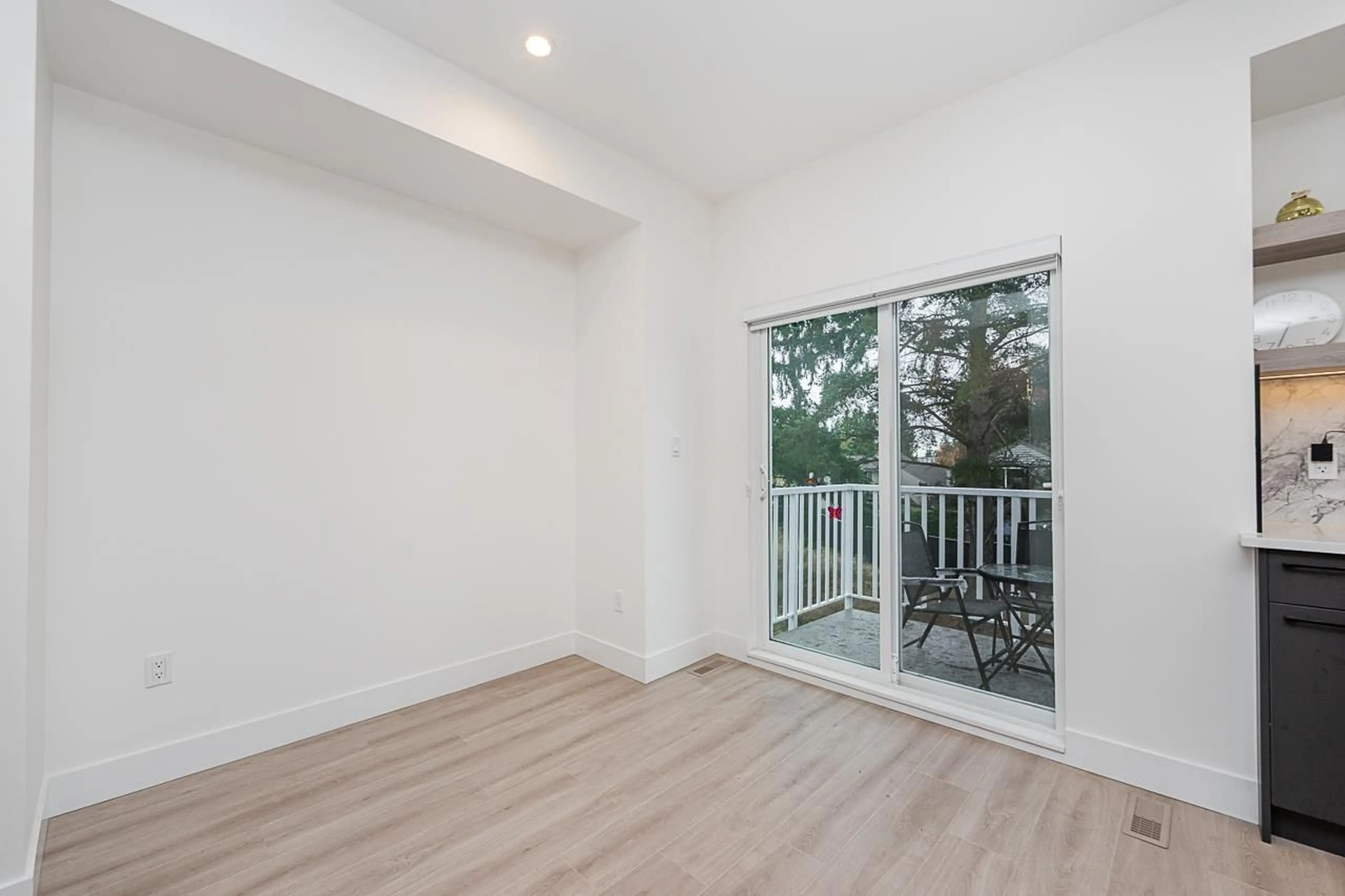 A pic of a room for 23 - 19330 FAIRWAY DRIVE, Surrey British Columbia V3S0B7