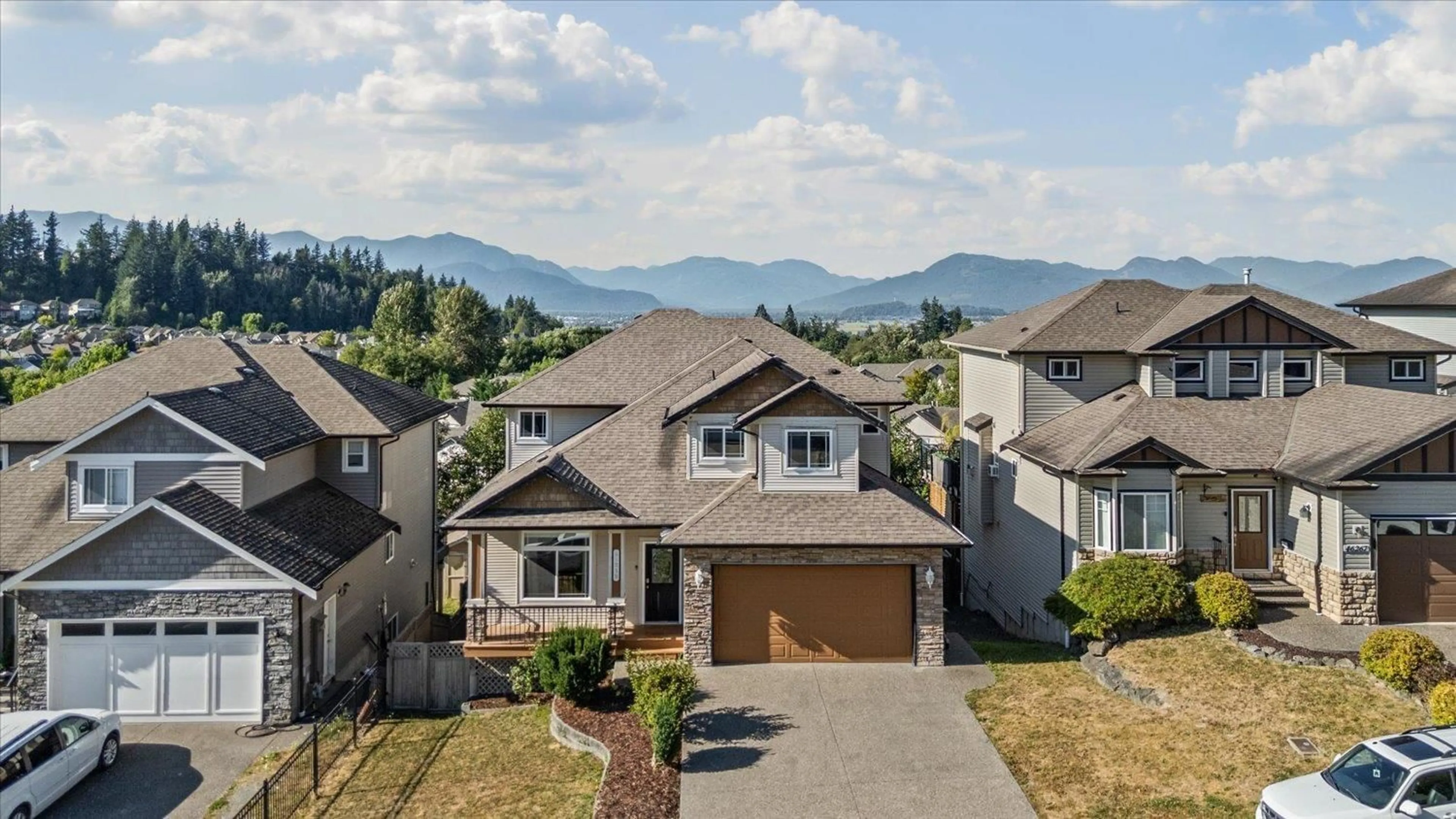 A pic from outside/outdoor area/front of a property/back of a property/a pic from drone, mountain view for 46259 TOURNIER PLACE, Chilliwack British Columbia V2R6A2