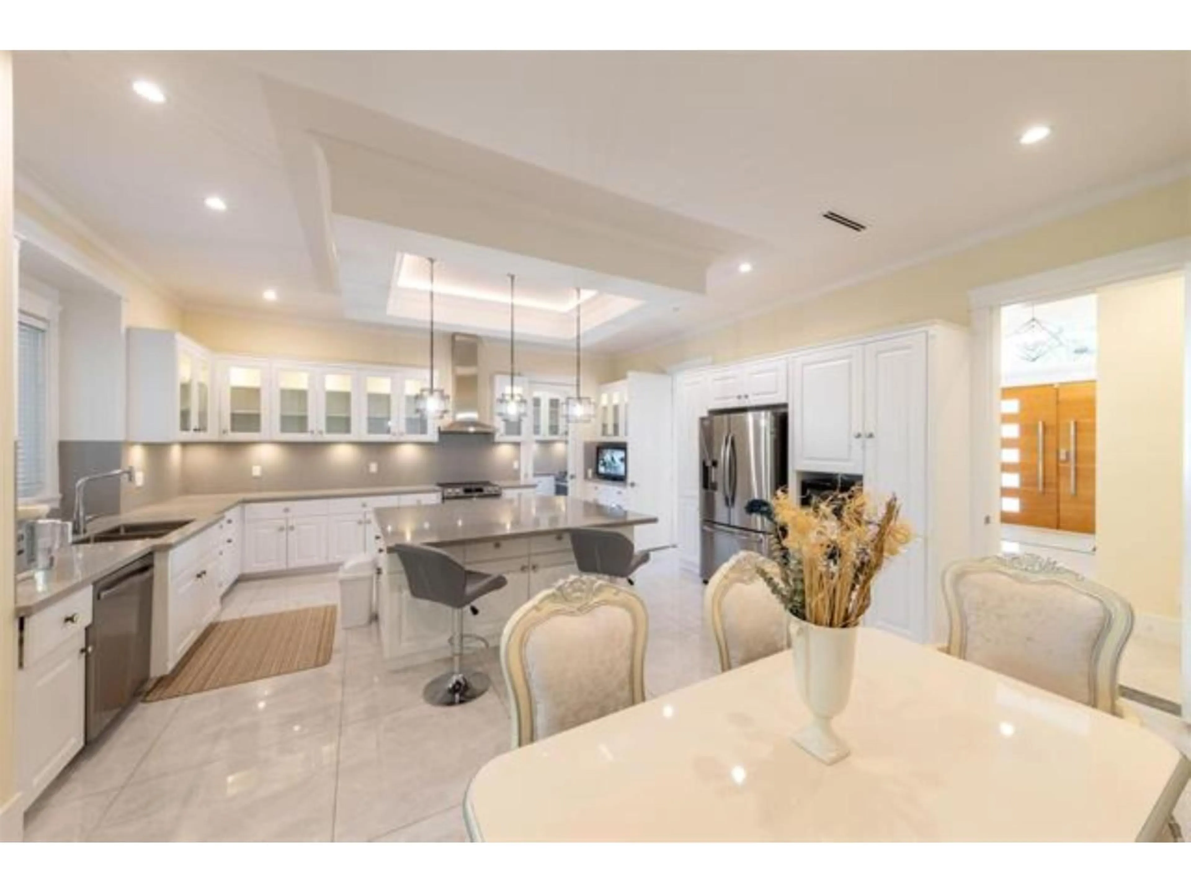 Open concept kitchen, ceramic/tile floor for 6971 WESTVIEW DRIVE, Delta British Columbia V4E2L7