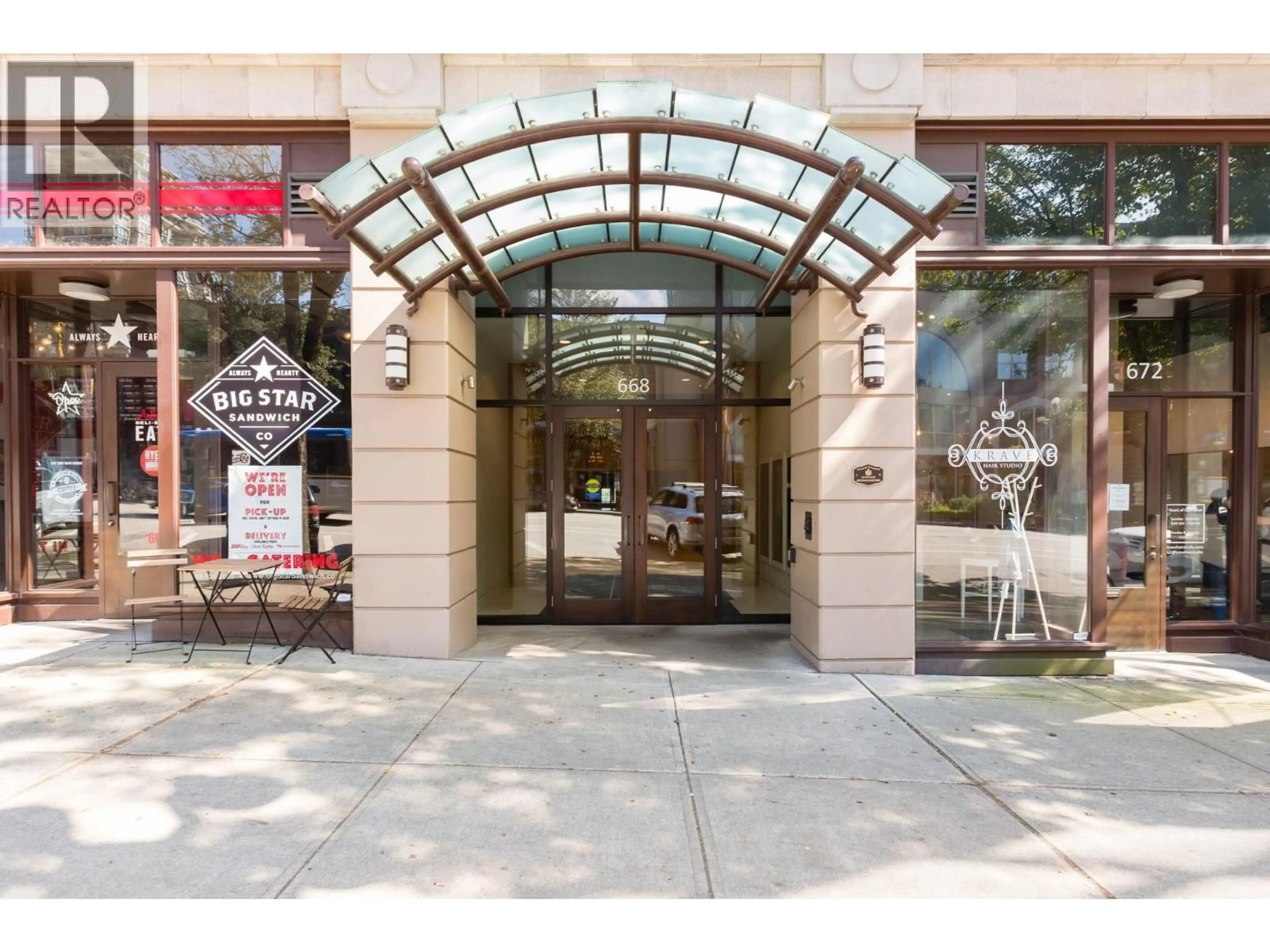 Indoor foyer for 1808 - 668 COLUMBIA STREET, New Westminster British Columbia V3M1A9