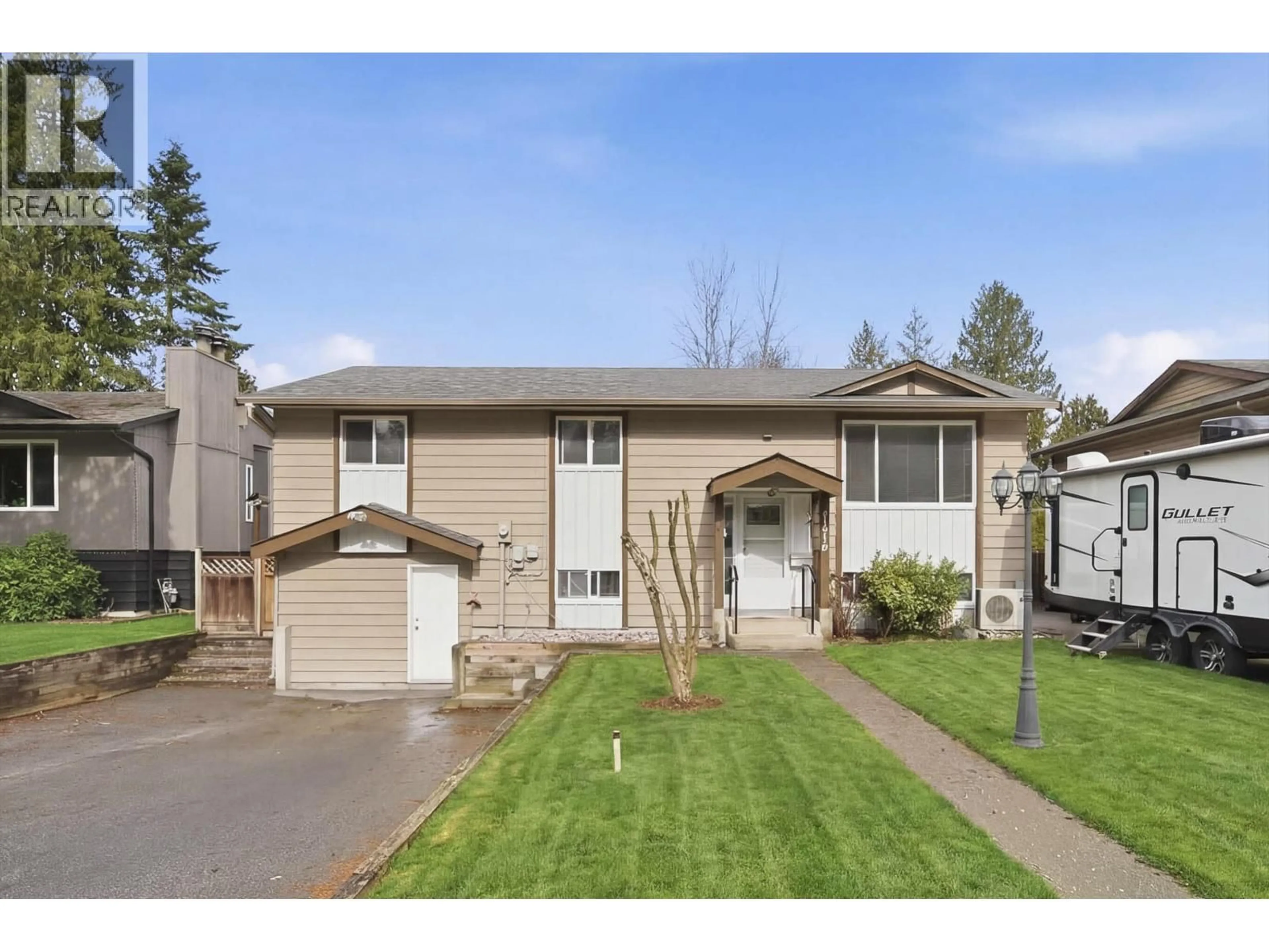 Home with vinyl exterior material, street for 21139 COOK AVENUE, Maple Ridge British Columbia V2X7P7