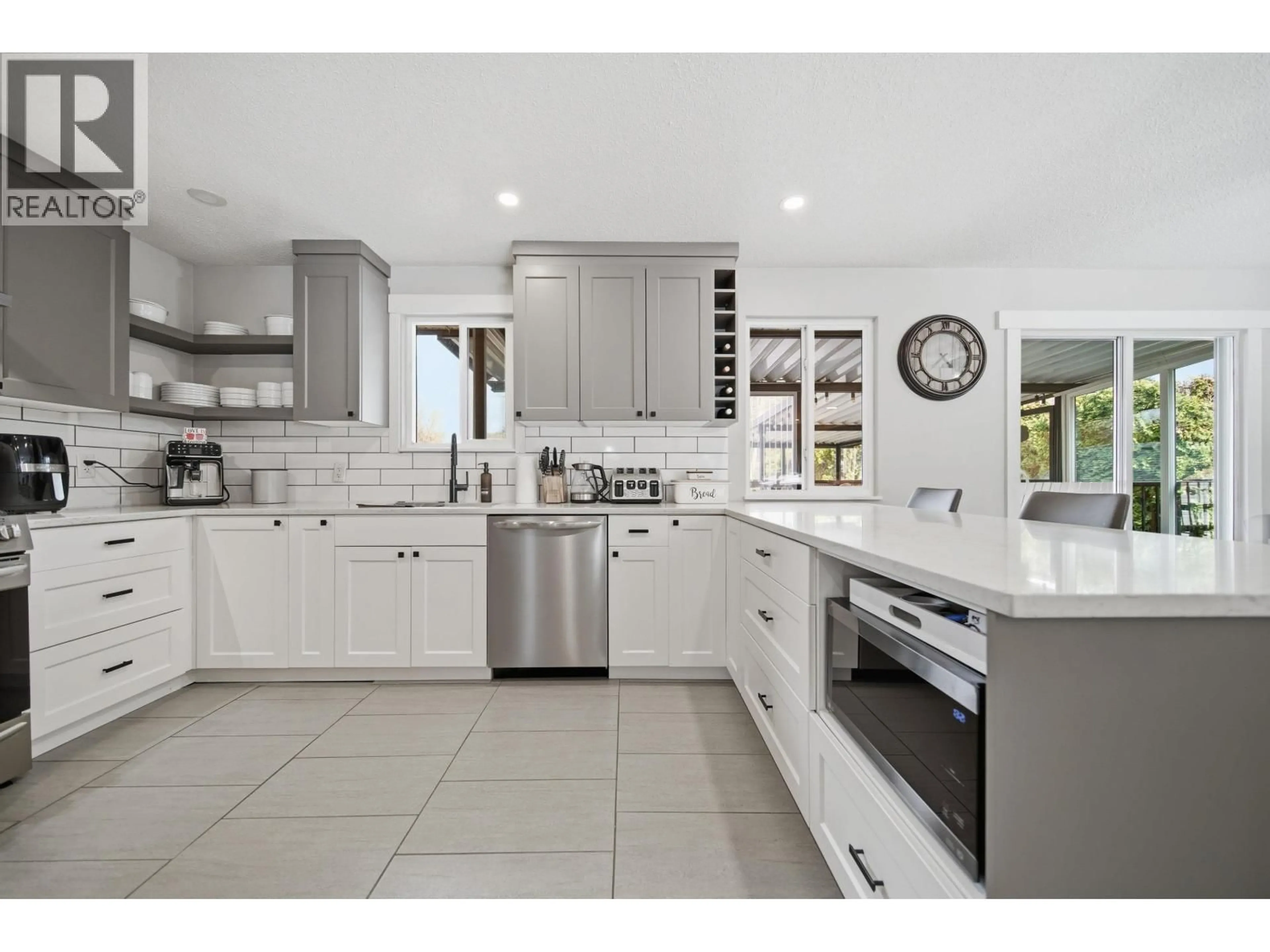 Open concept kitchen, ceramic/tile floor for 21139 COOK AVENUE, Maple Ridge British Columbia V2X7P7