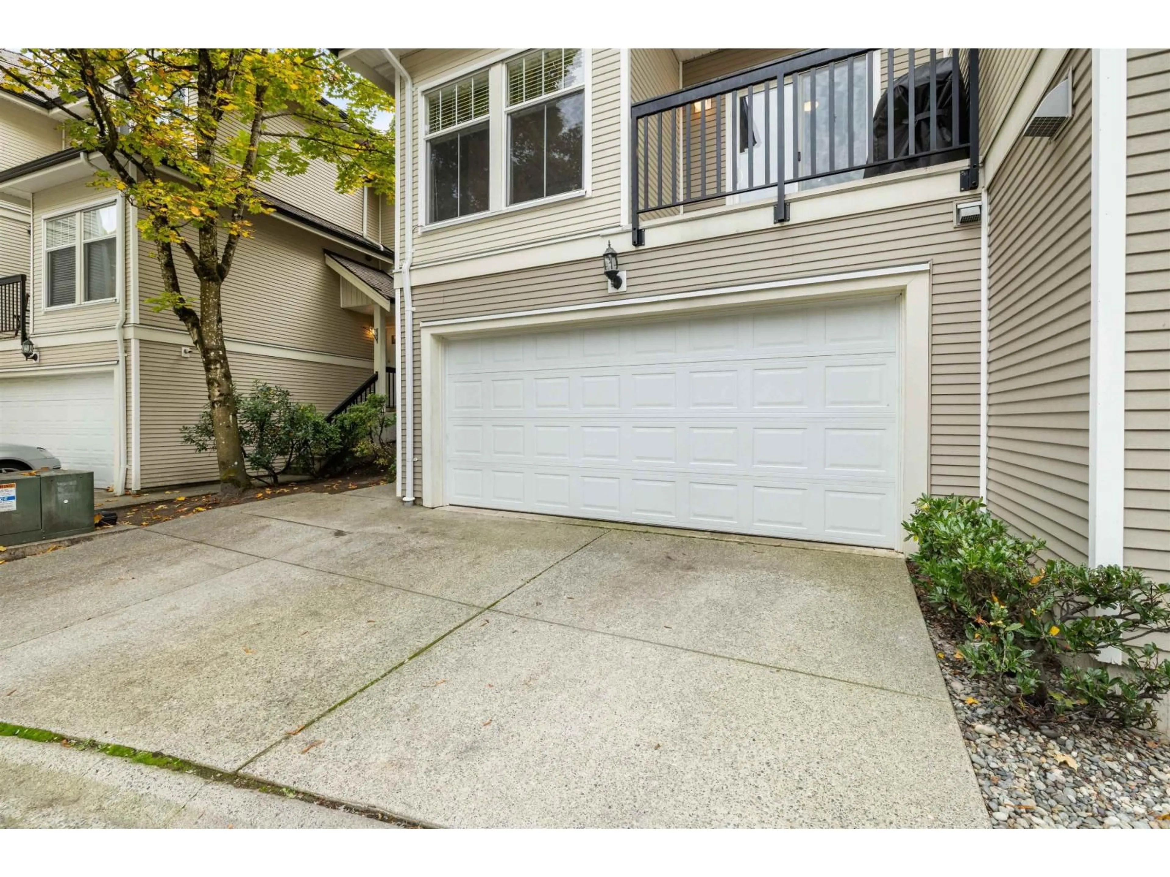 Indoor garage for 18 - 21535 88 AVENUE, Langley British Columbia V1M4E5