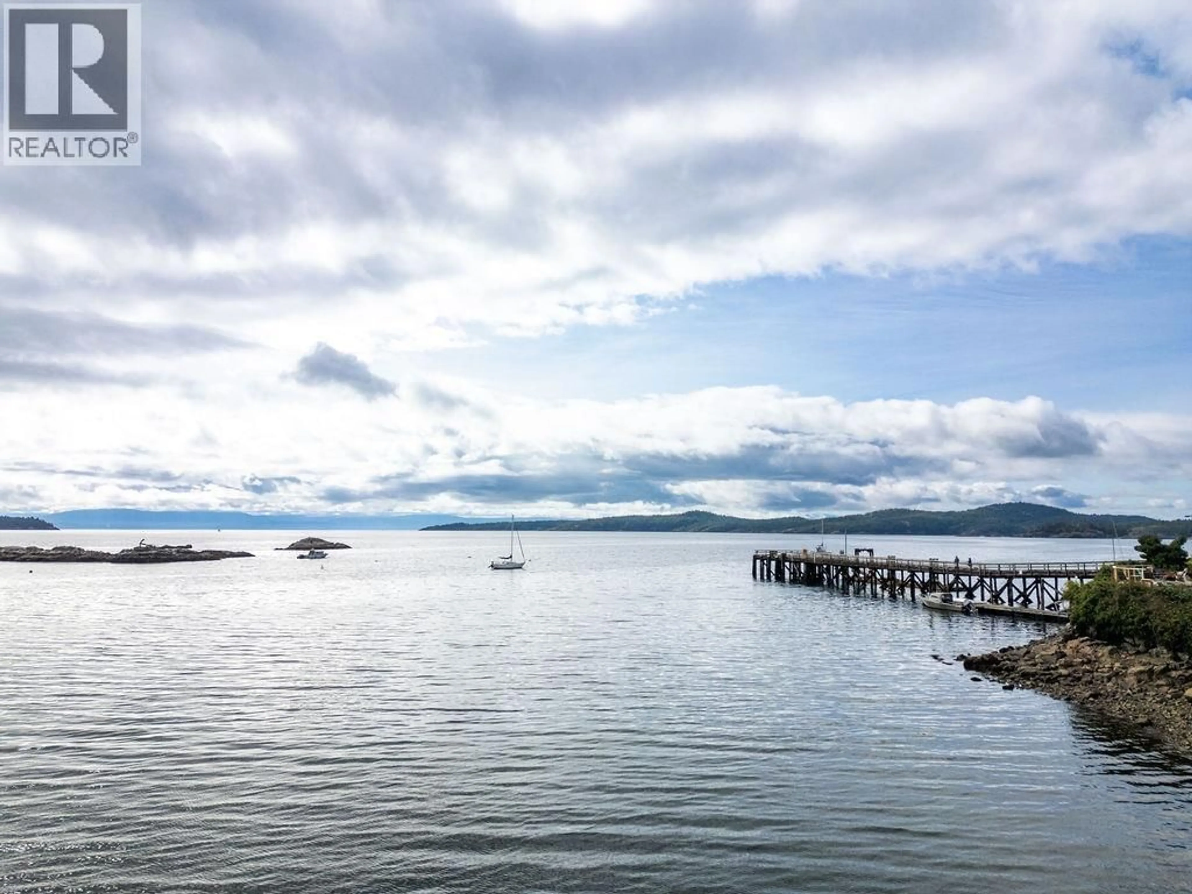 Blurry image for 5620 MINTIE ROAD, Halfmoon Bay British Columbia V7Z1E8