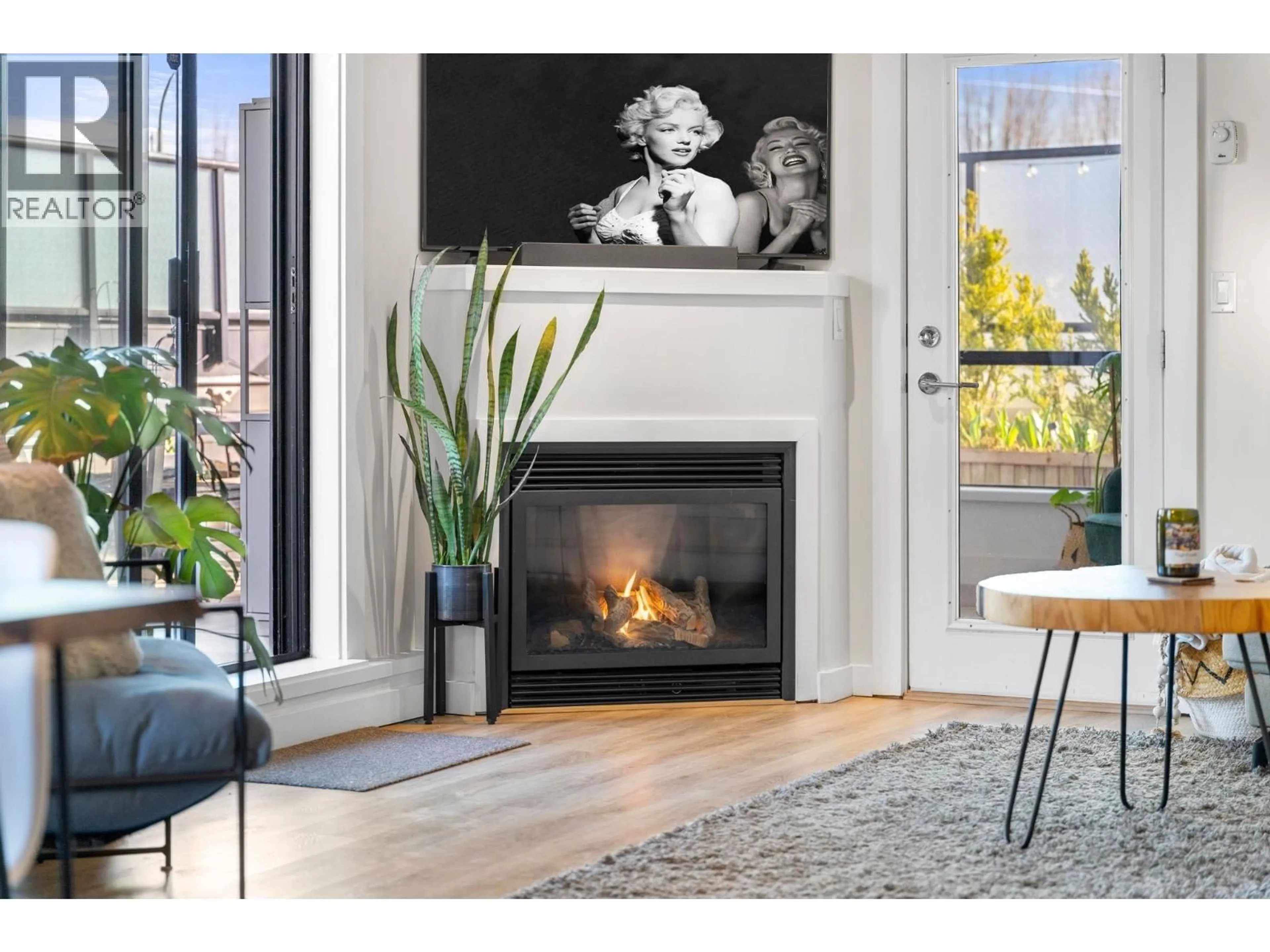 Unknown for 206 - 935 16TH STREET, North Vancouver British Columbia V7P1R2