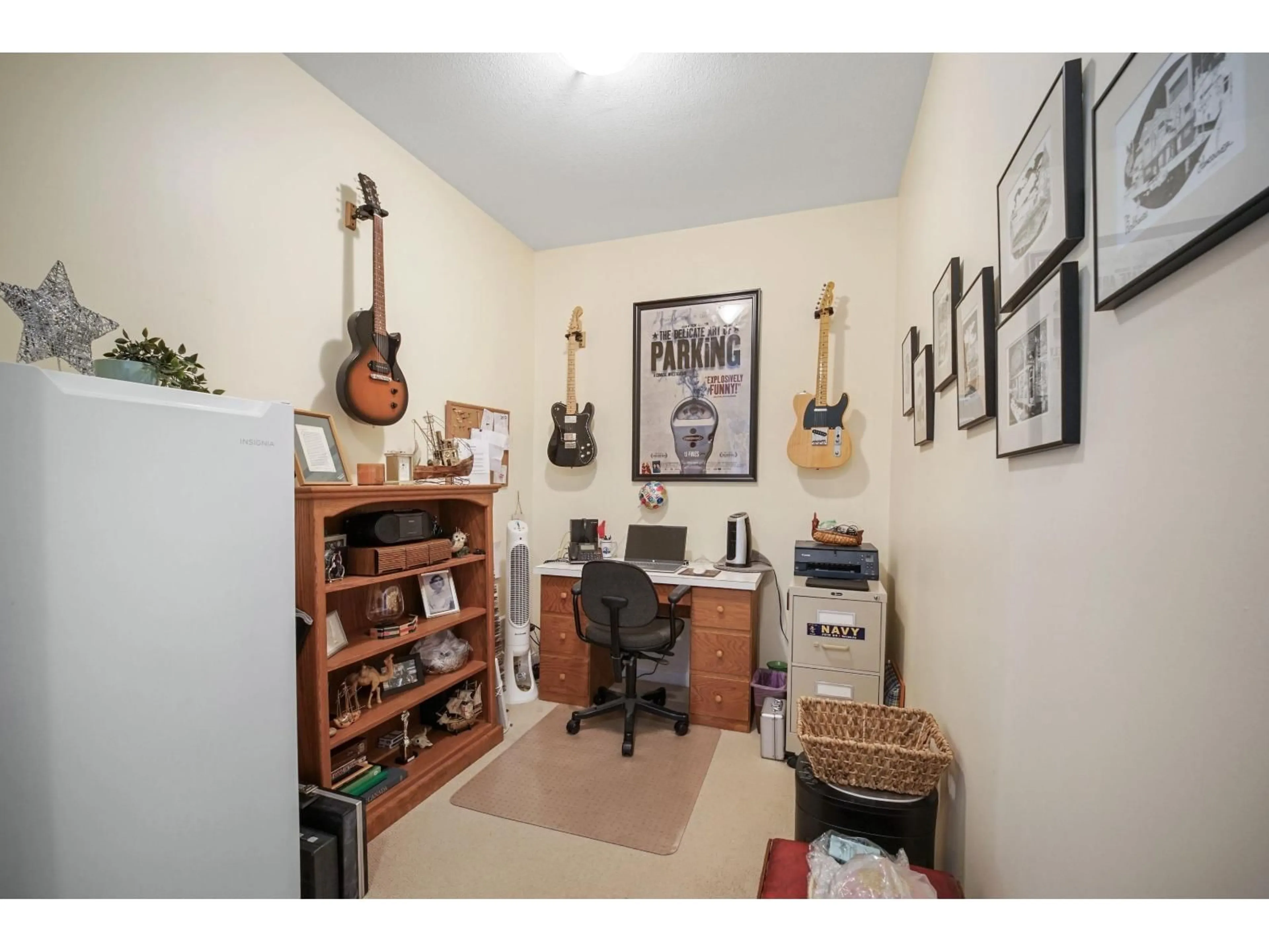 A pic of a room for 417 - 15385 101A AVENUE, Surrey British Columbia V3R0B4