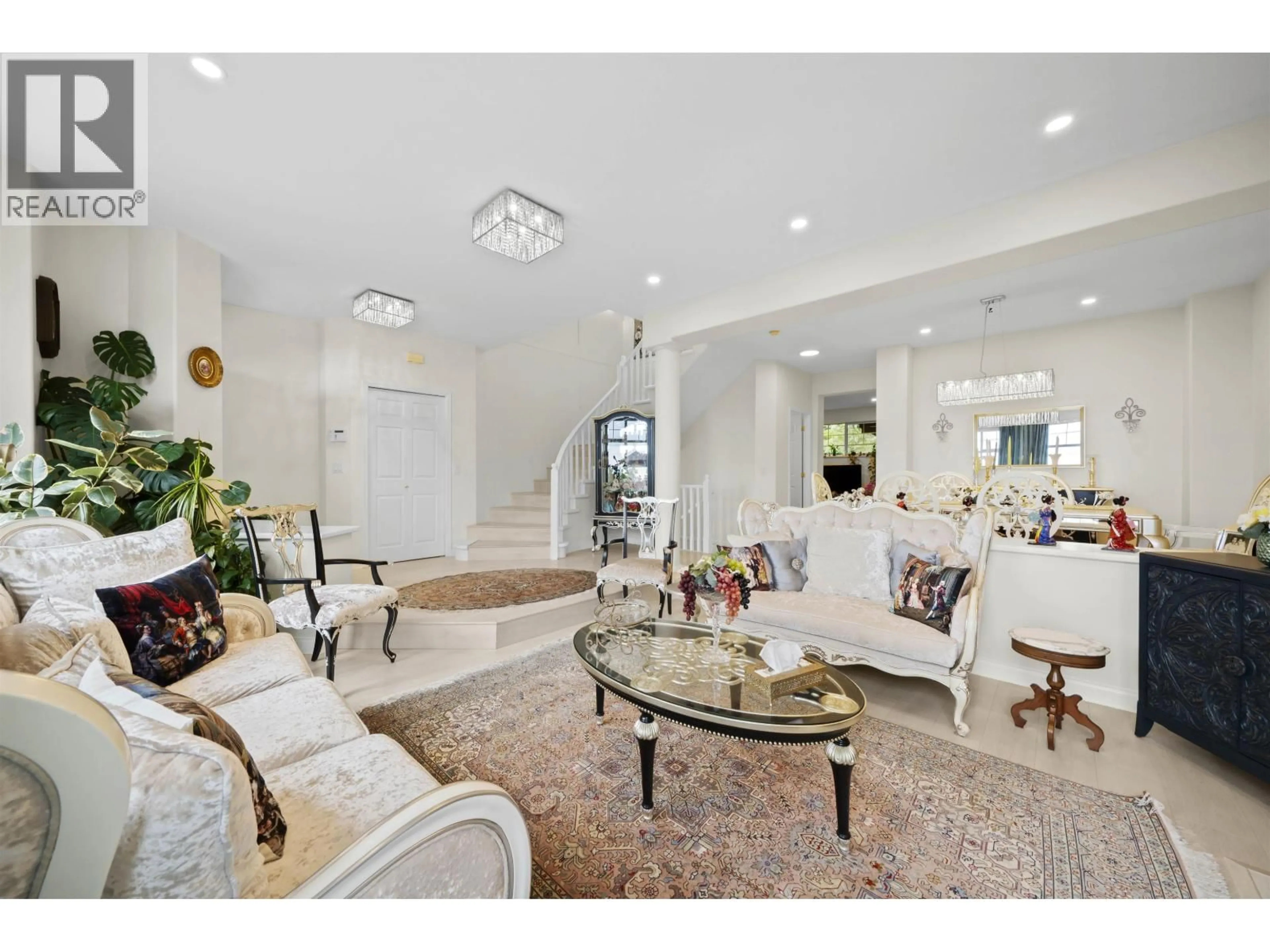 Living room with furniture, unknown for 124 - 2979 PANORAMA DRIVE, Coquitlam British Columbia V3E2W8