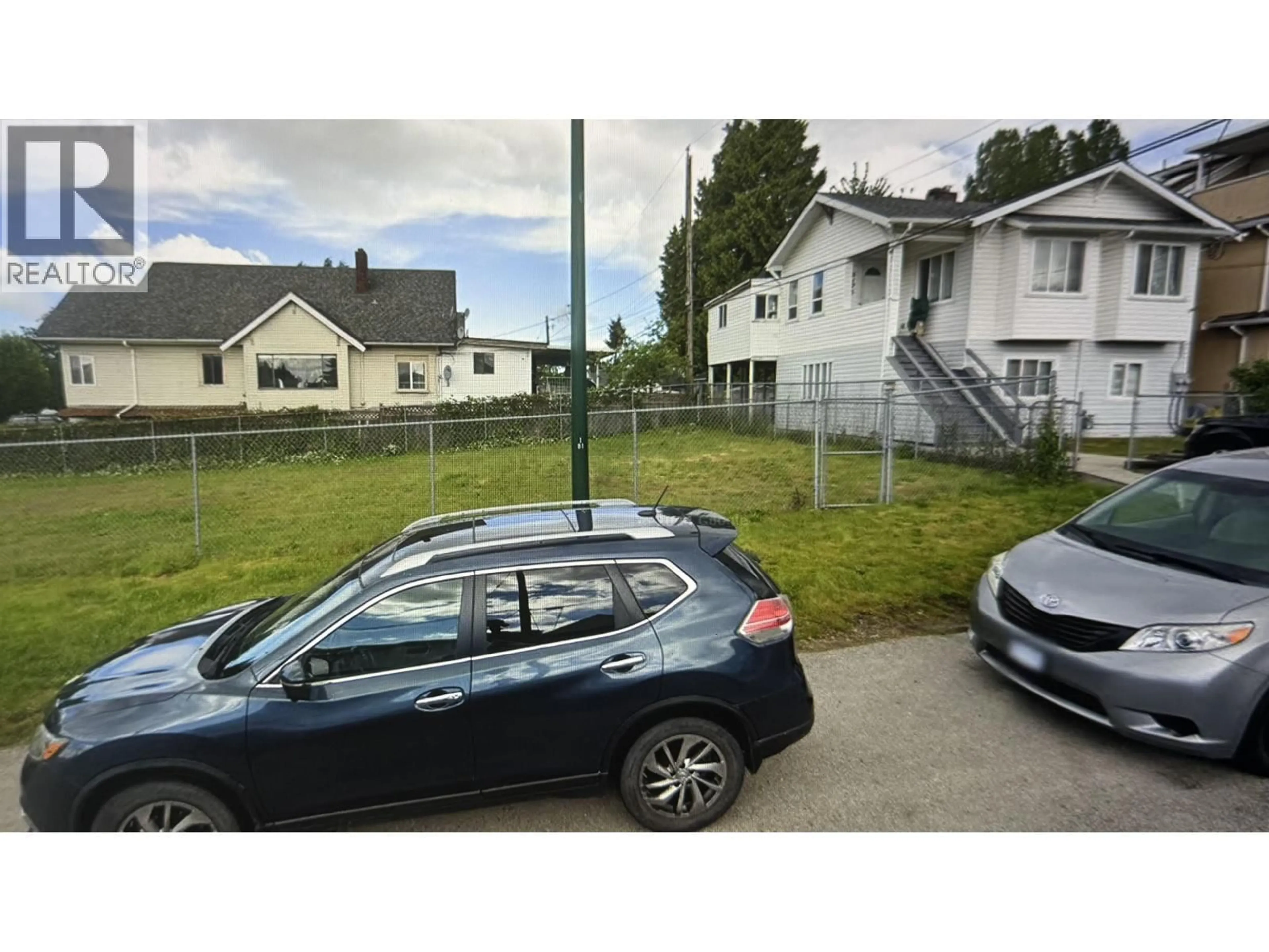 Parking for 8125 ST. GEORGE STREET, Vancouver British Columbia V5X3S4