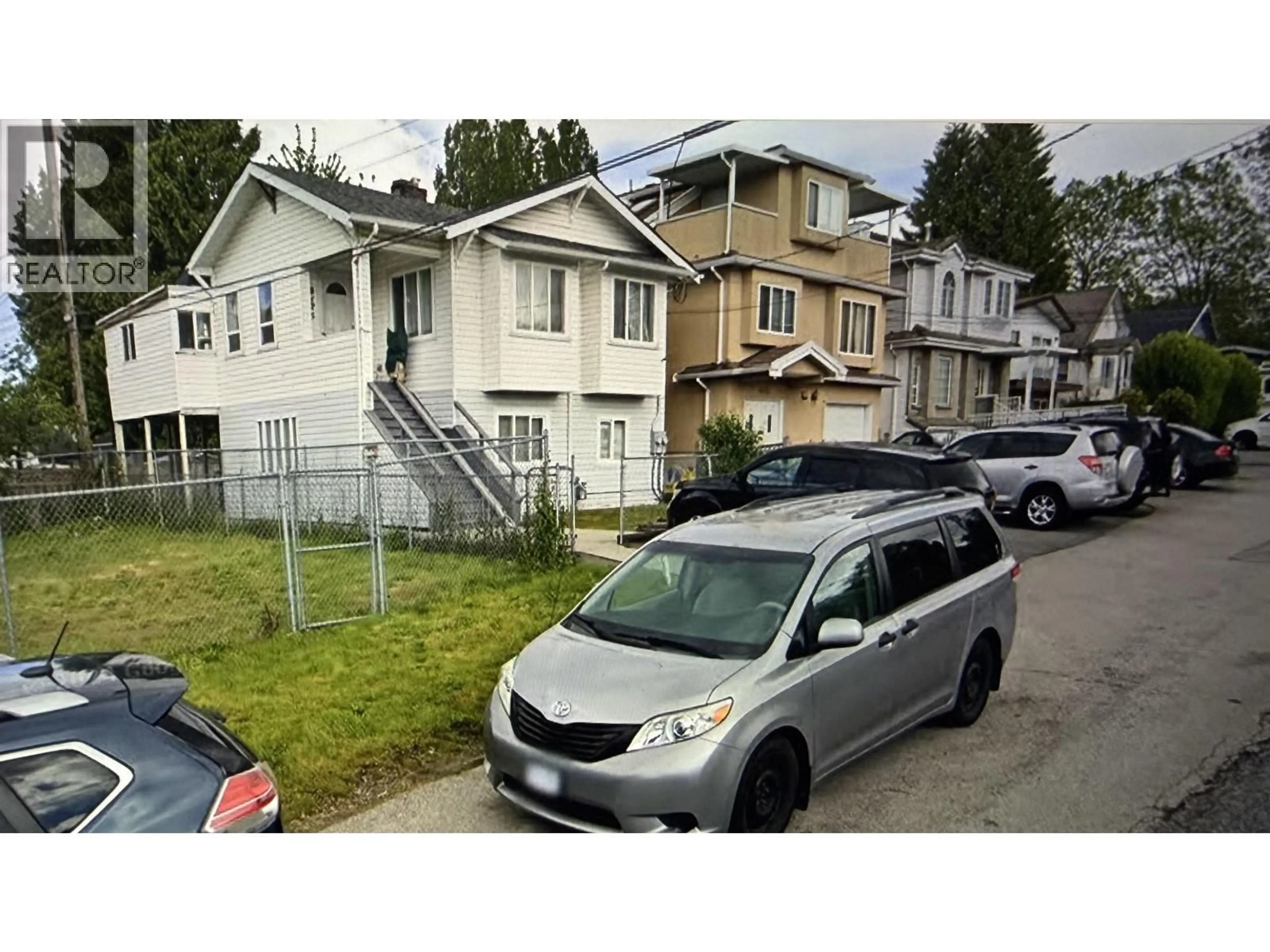 Unknown for 8125 ST. GEORGE STREET, Vancouver British Columbia V5X3S4