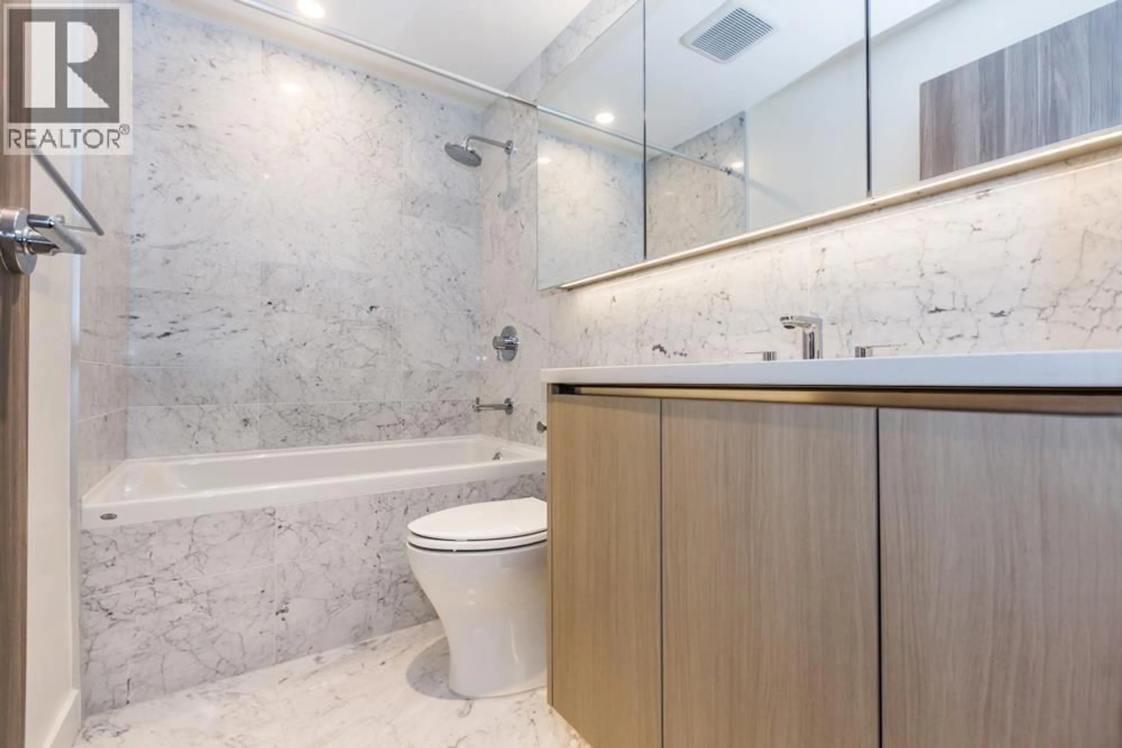 Unknown for 2005 - 4720 LOUGHEED HIGHWAY, Burnaby British Columbia V5C0M8