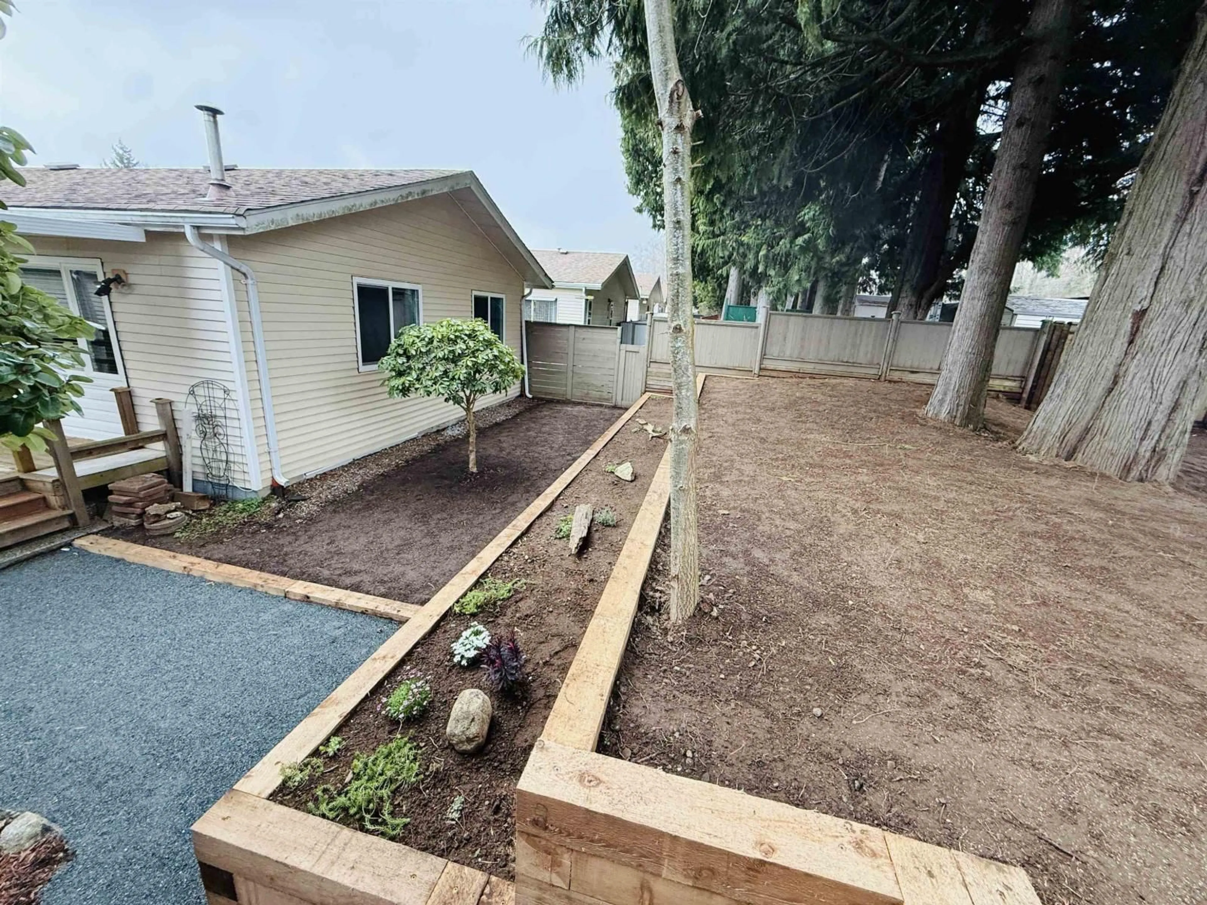 Patio, street for 51 - 1400 164 STREET, Surrey British Columbia V4A8V7