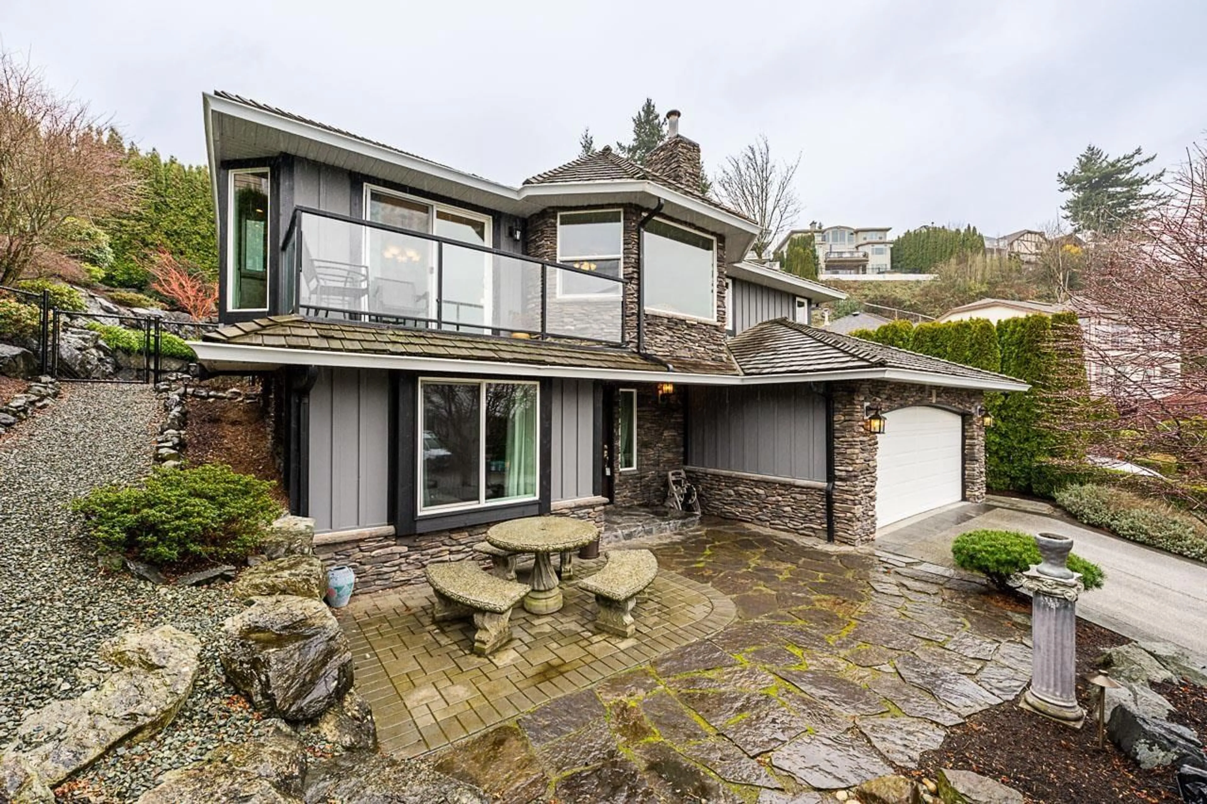 A pic from outside/outdoor area/front of a property/back of a property/a pic from drone, unknown for 2259 MOUNTAIN DRIVE, Abbotsford British Columbia V3G1E4