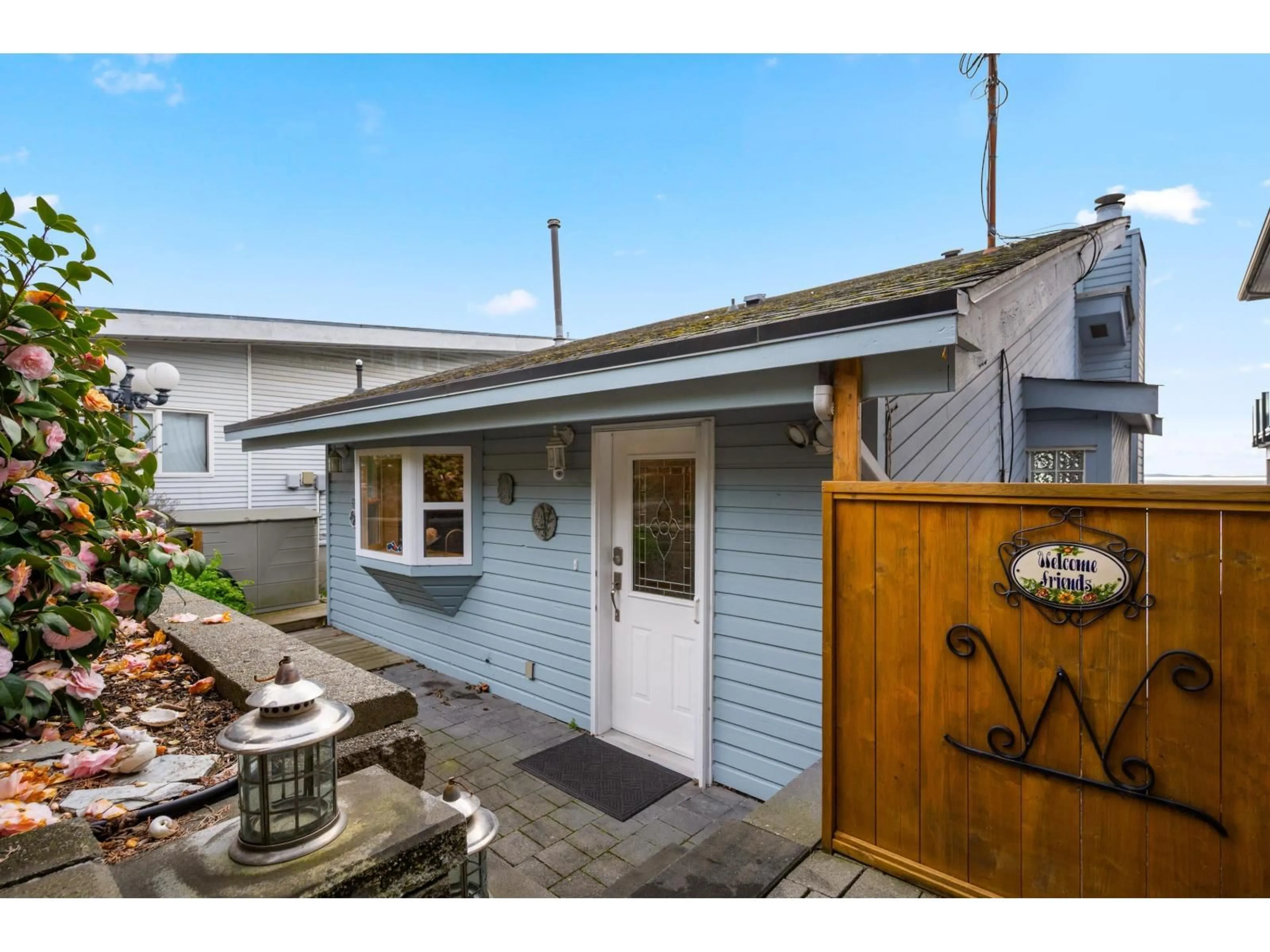 Unknown for 15456 COLUMBIA AVENUE, White Rock British Columbia V4B1K2