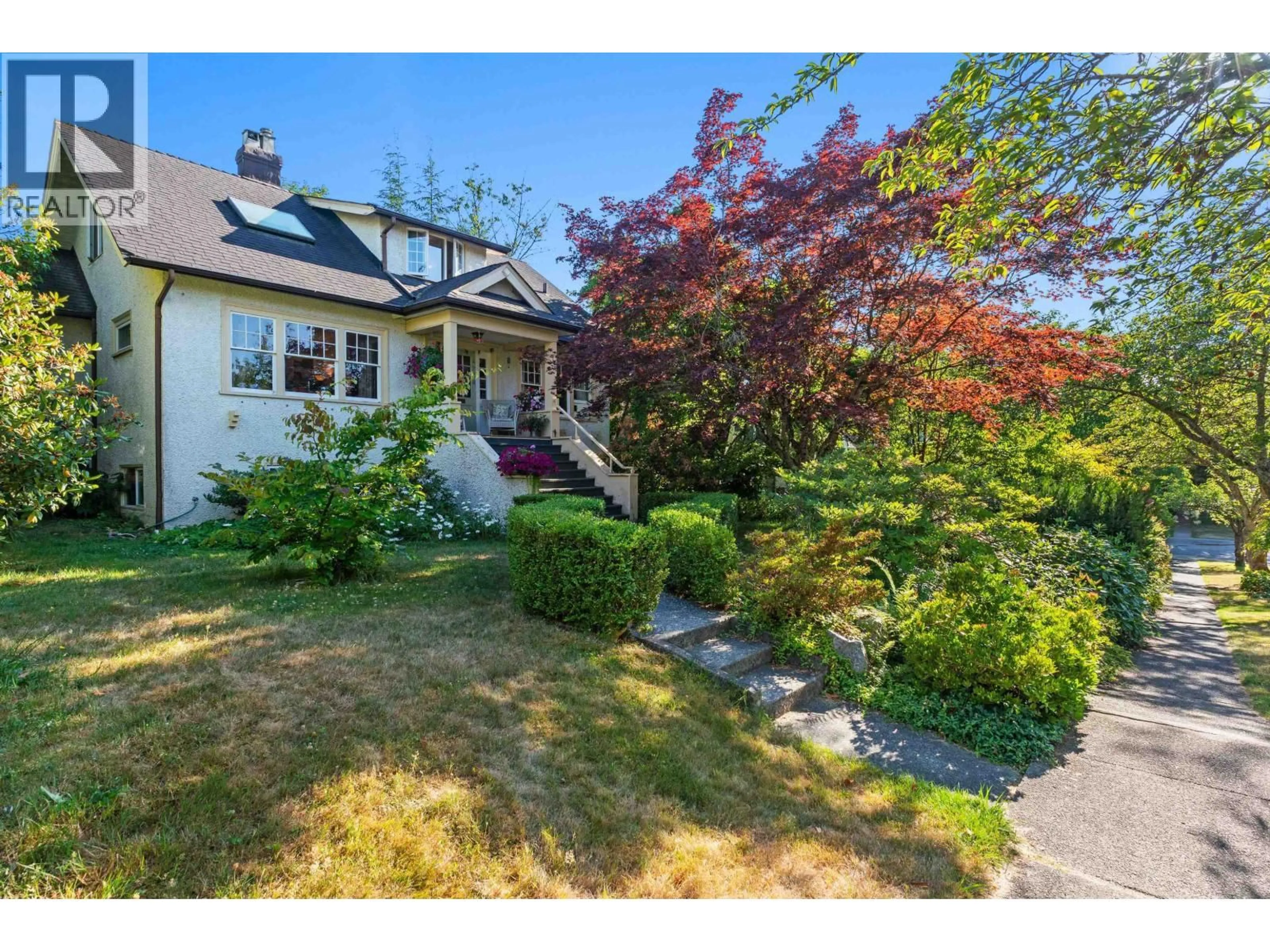 A pic from outside/outdoor area/front of a property/back of a property/a pic from drone, street for 4278 12TH AVENUE, Vancouver British Columbia V6R2P7