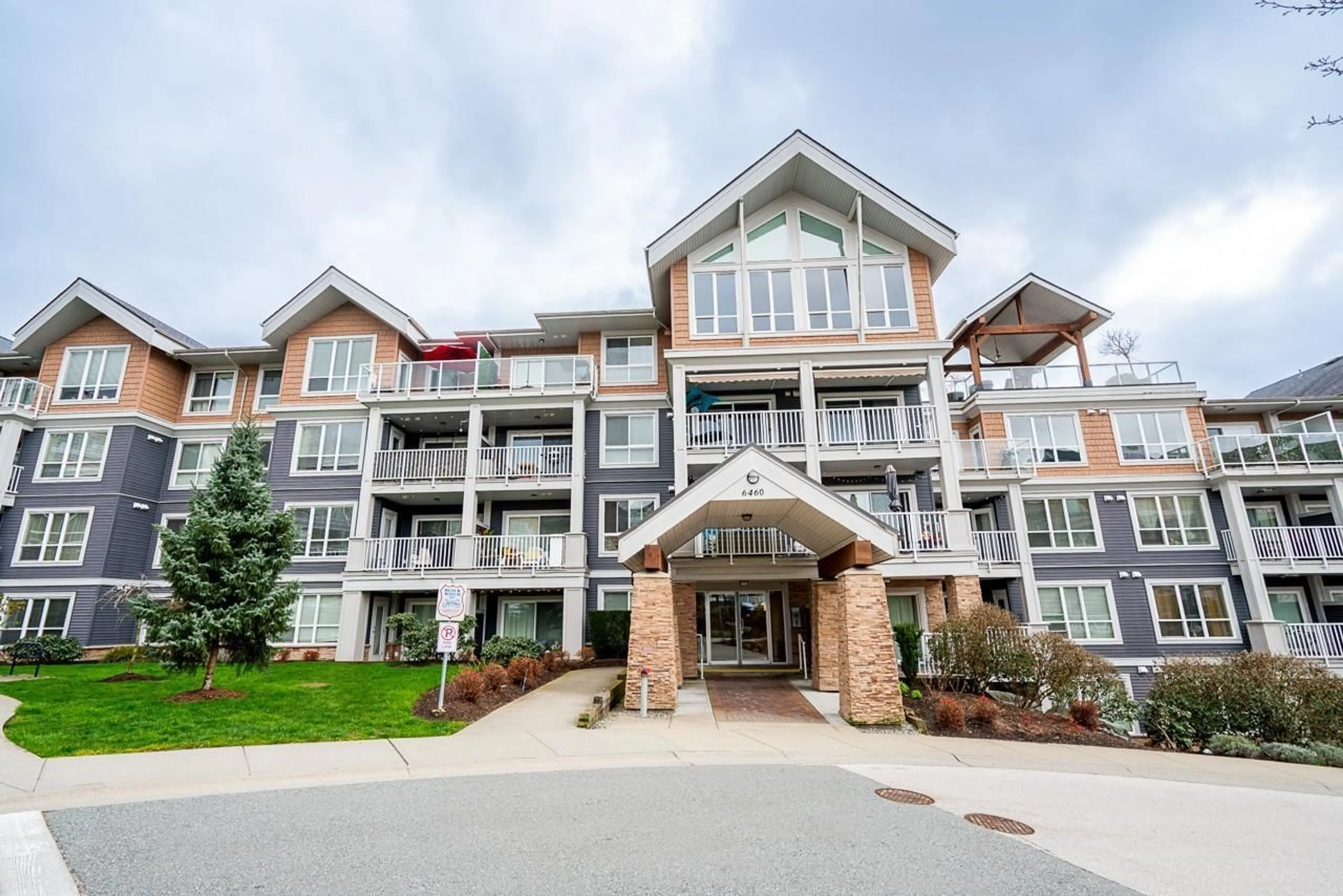 Unknown for 311 - 6460 194 STREET, Surrey British Columbia V4N6J8