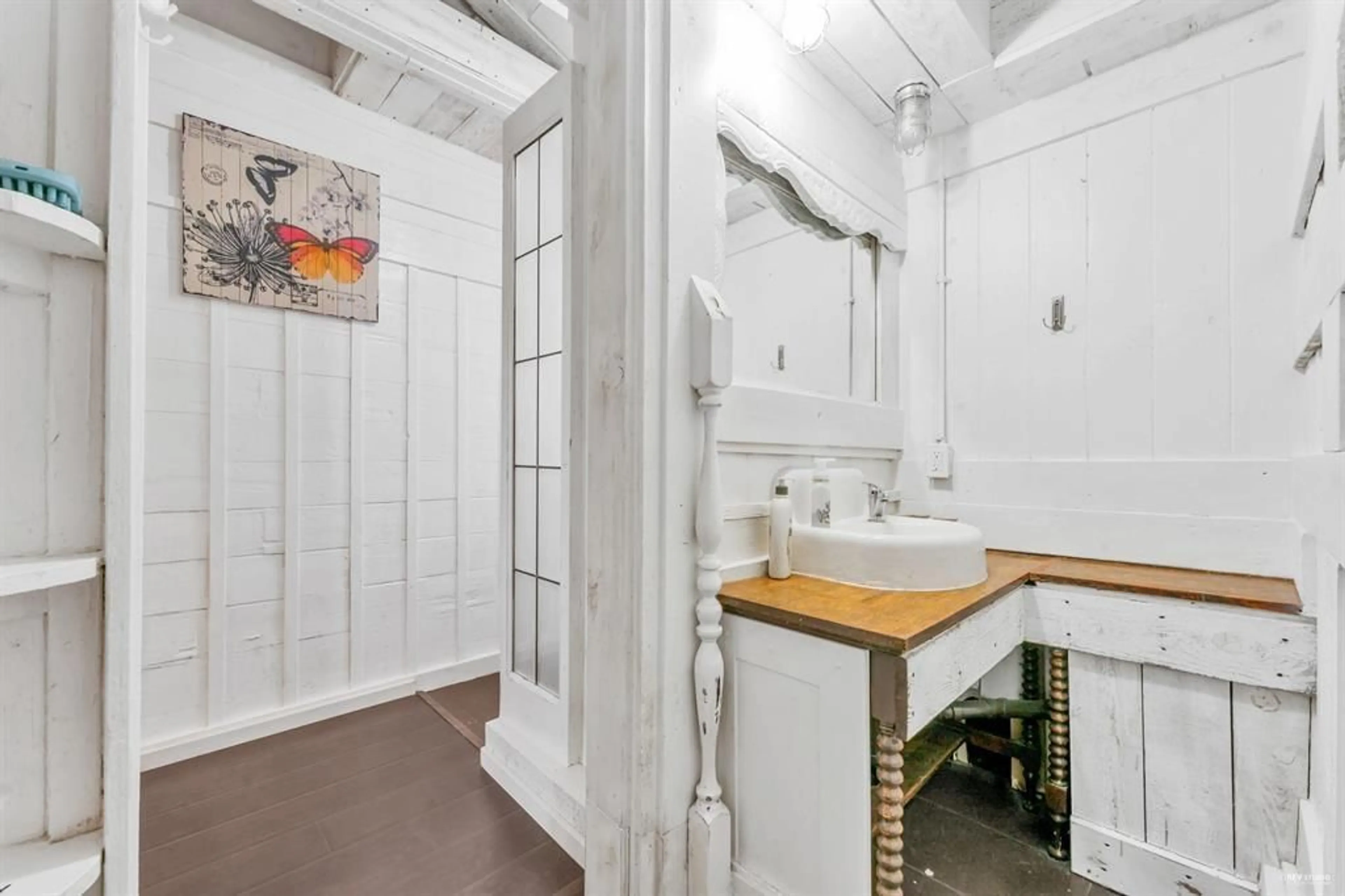 Standard bathroom, ceramic/tile floor for 20288 43A AVENUE, Langley British Columbia V3A5L8