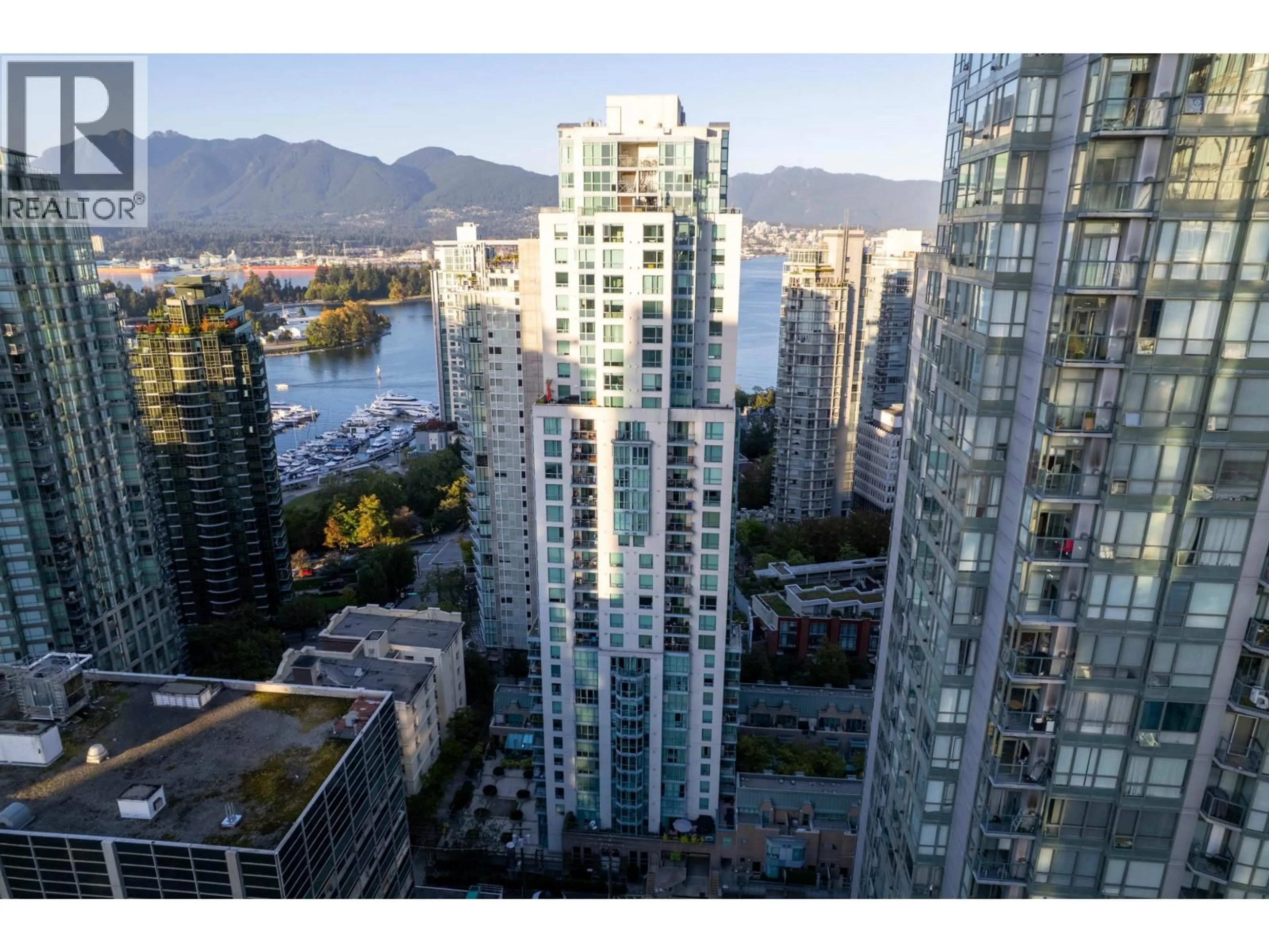 A pic from outside/outdoor area/front of a property/back of a property/a pic from drone, city buildings view from balcony for 2904 - 1238 MELVILLE STREET, Vancouver British Columbia V6E4N2