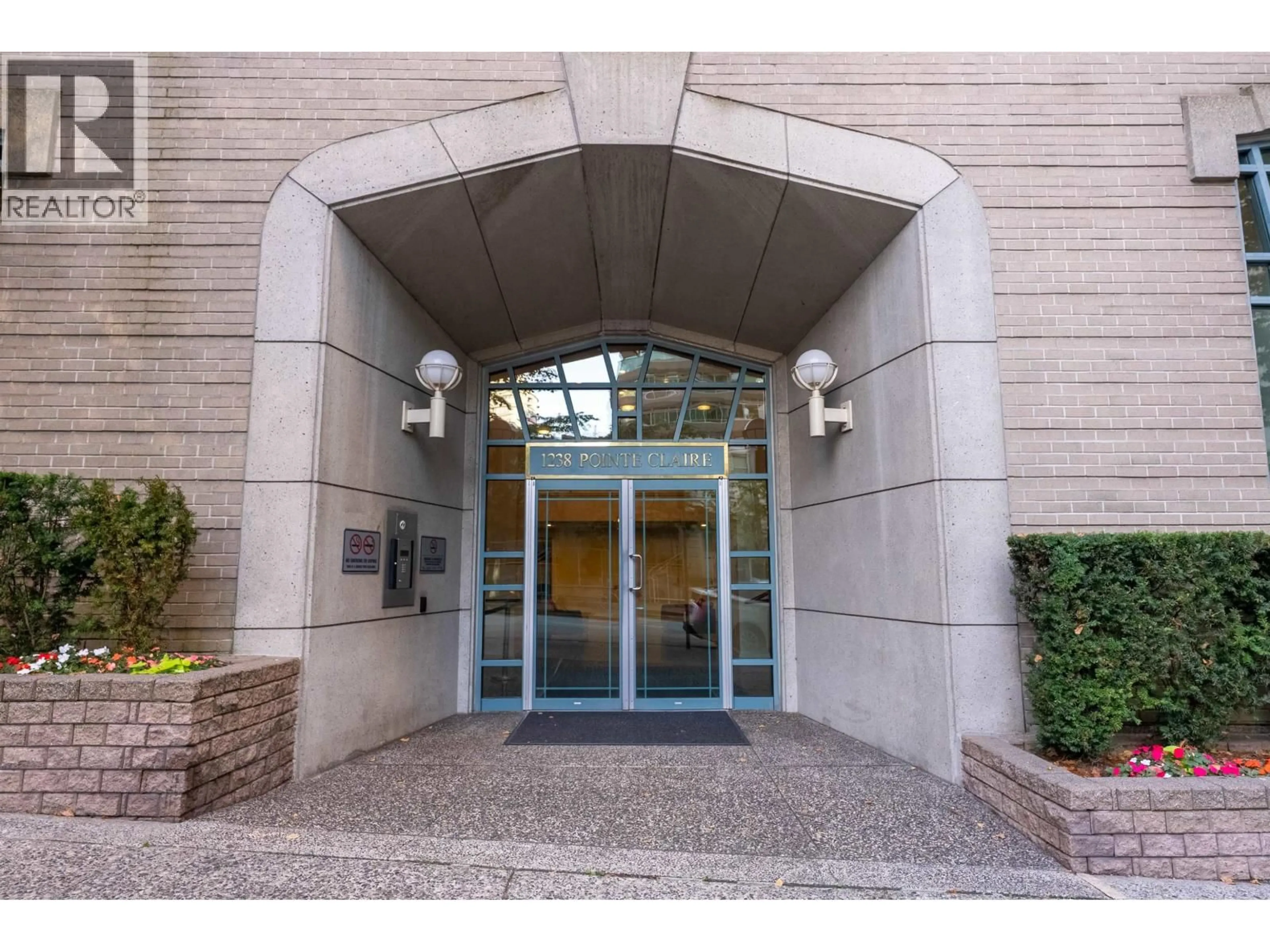 Indoor foyer for 2904 - 1238 MELVILLE STREET, Vancouver British Columbia V6E4N2