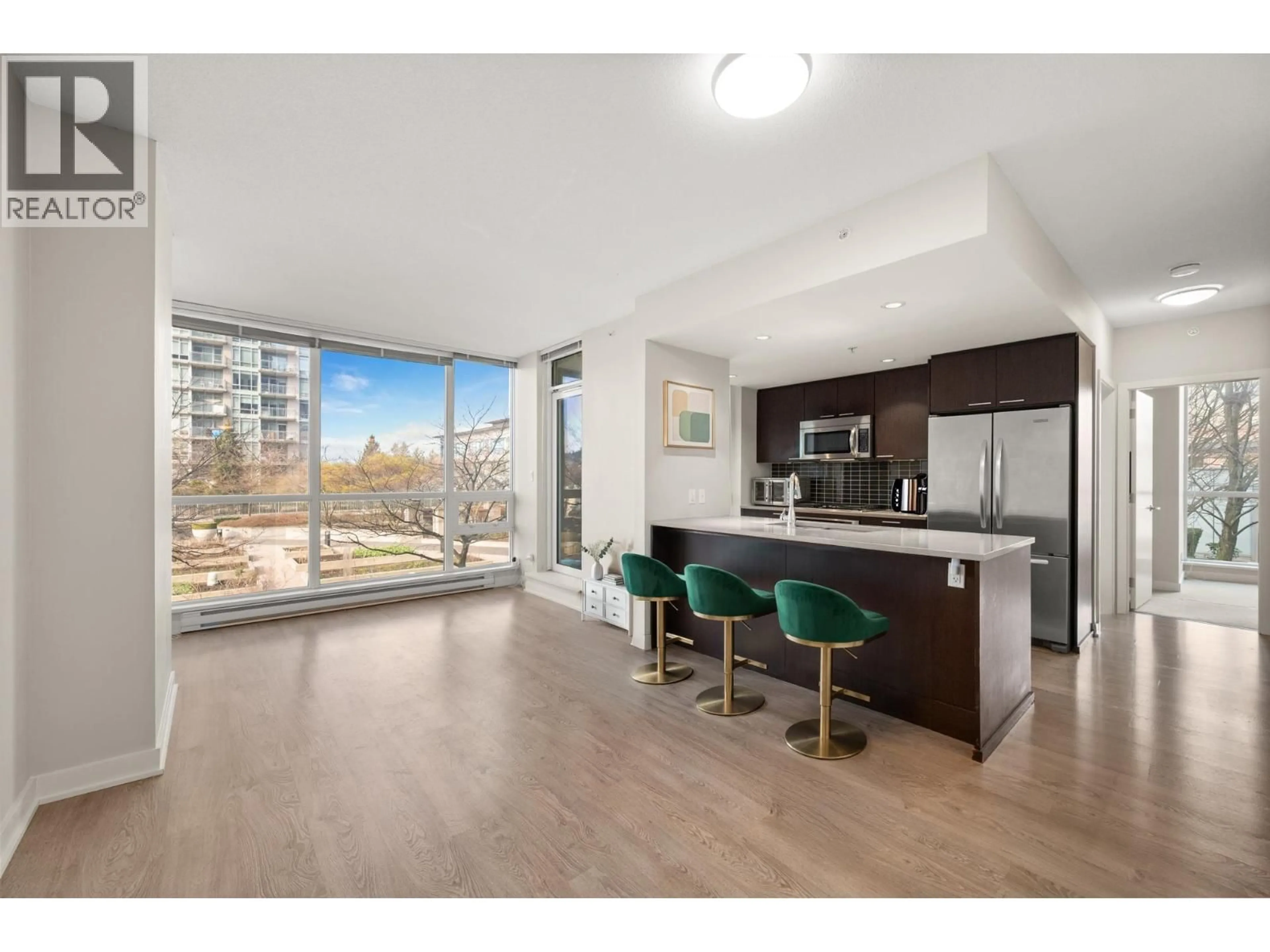 Open concept kitchen, wood/laminate floor for 608 - 2975 ATLANTIC AVENUE, Coquitlam British Columbia V3B0C5