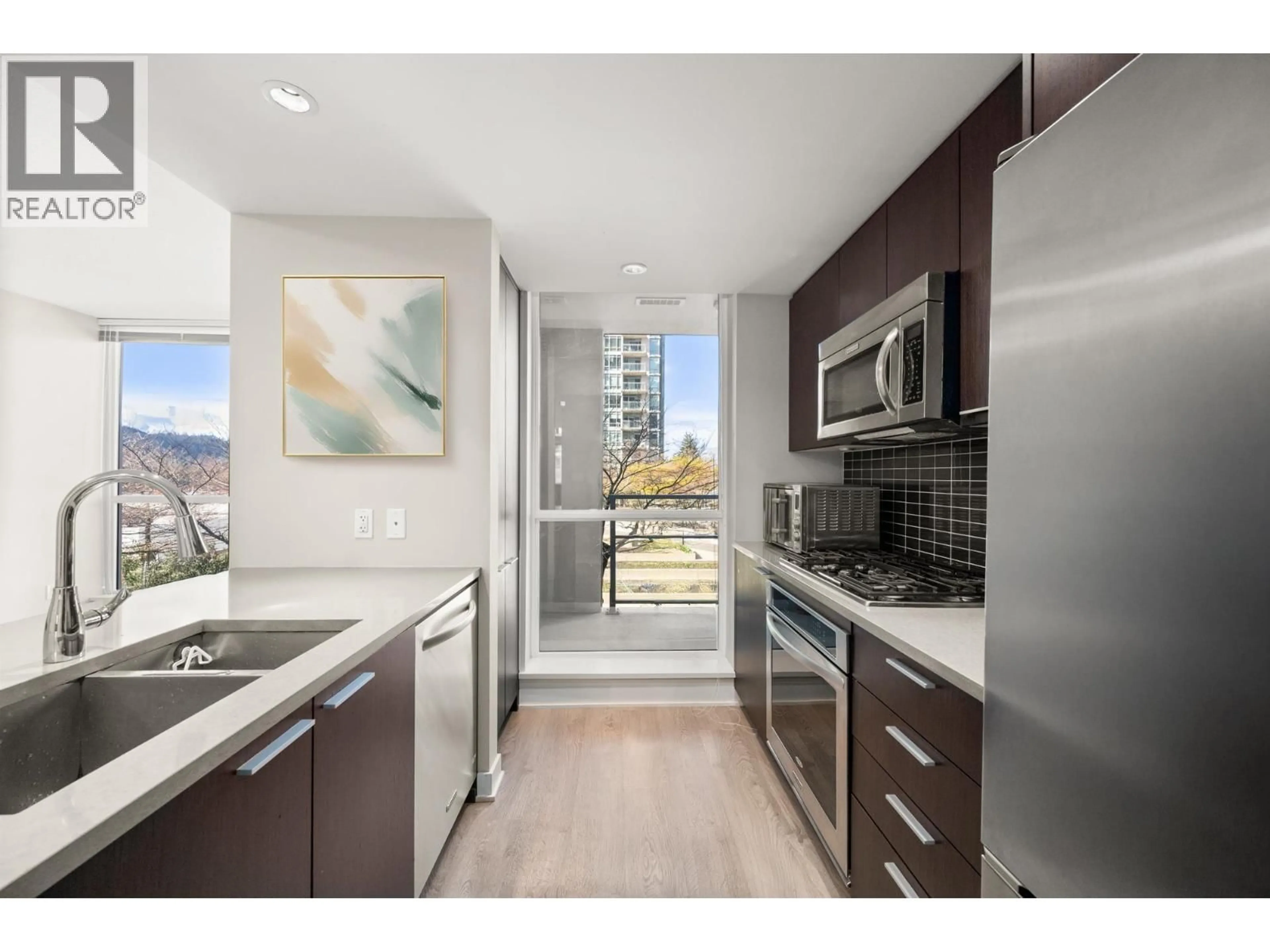 Standard kitchen, unknown for 608 - 2975 ATLANTIC AVENUE, Coquitlam British Columbia V3B0C5