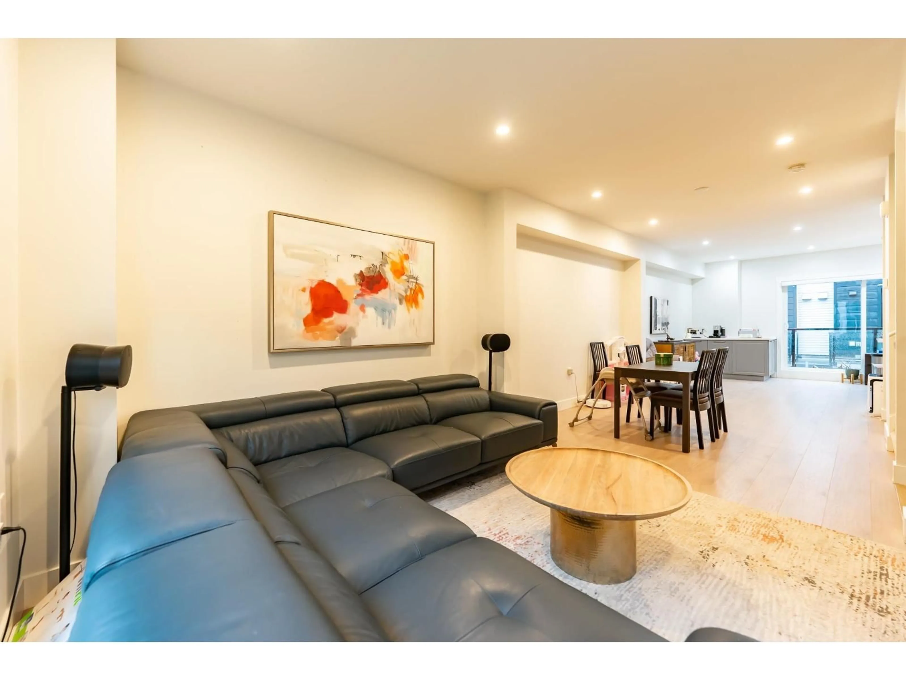 Living room with furniture, unknown for 180 - 2277 OAK MEADOWS DRIVE, Surrey British Columbia V3Z0W6