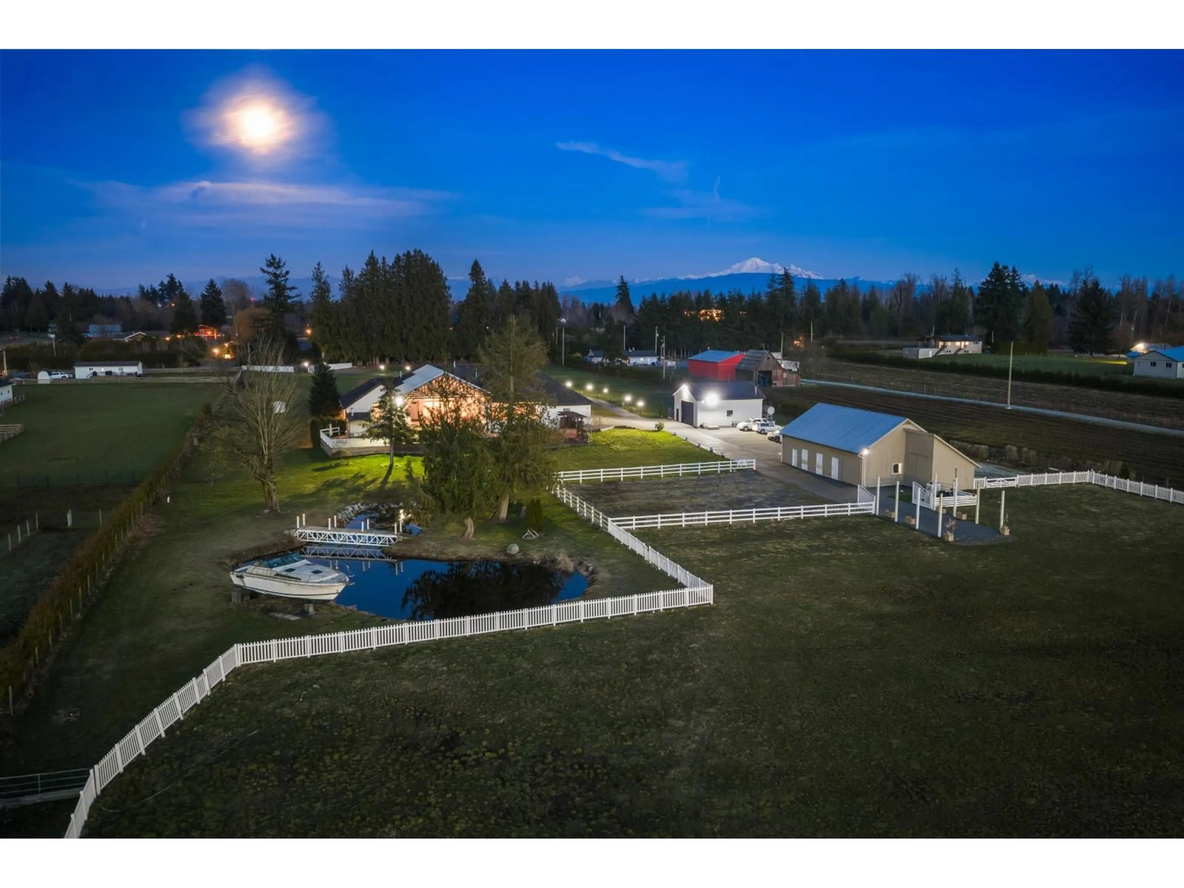 A pic from outside/outdoor area/front of a property/back of a property/a pic from drone, mountain view for 667 248 STREET, Langley British Columbia V4W2C2